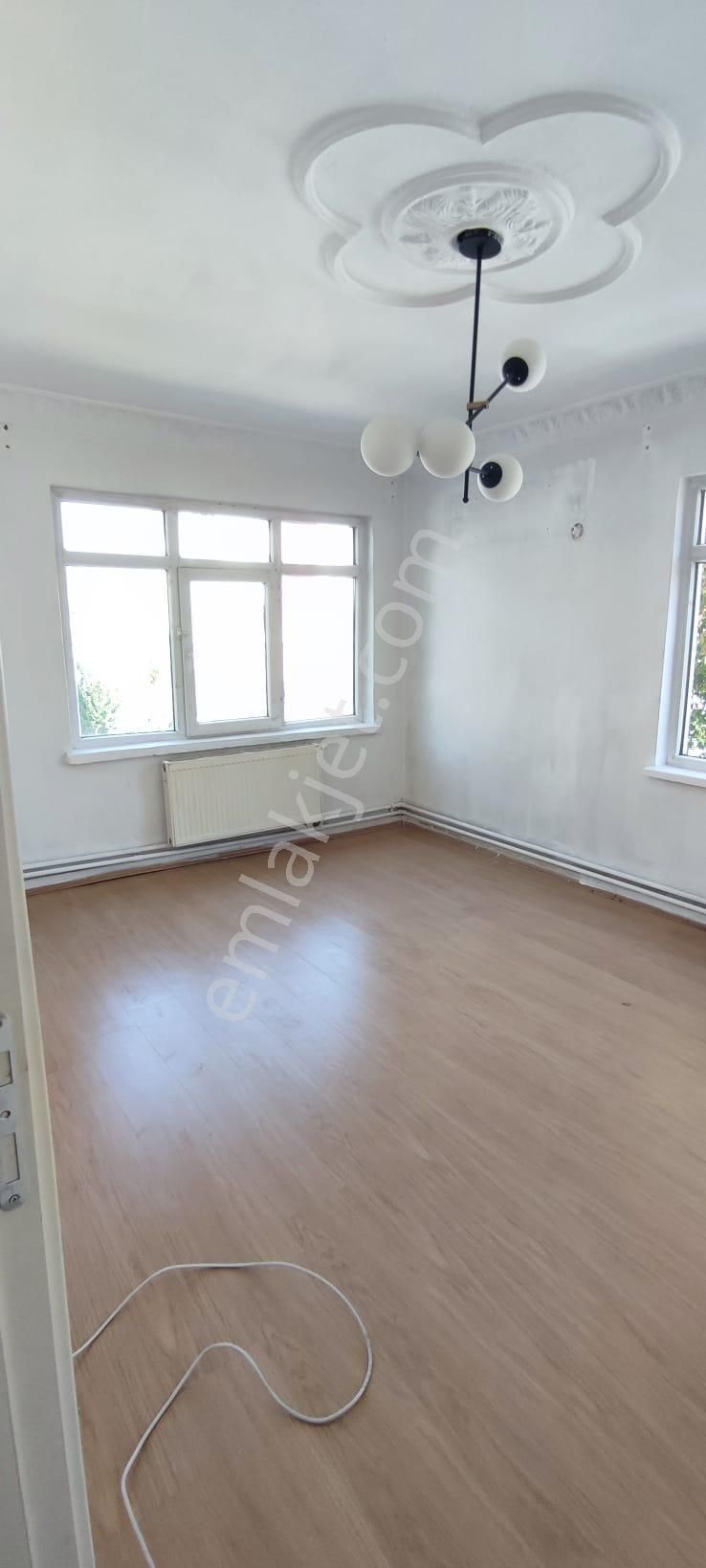 Aydınlıkevler Merkezi Lokasyonda Yatırımlık 2+1 Satılık Daire - Görsel 18