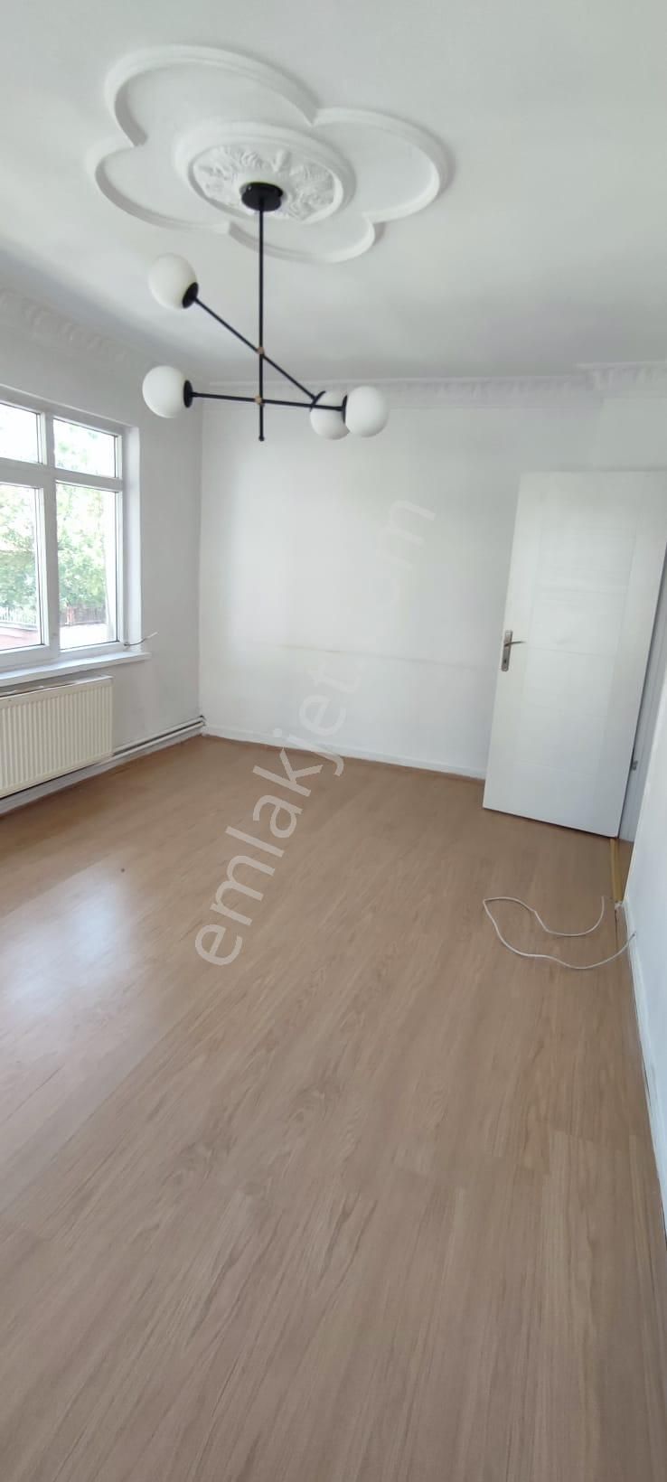 Aydınlıkevler Merkezi Lokasyonda Yatırımlık 2+1 Satılık Daire - Görsel 16