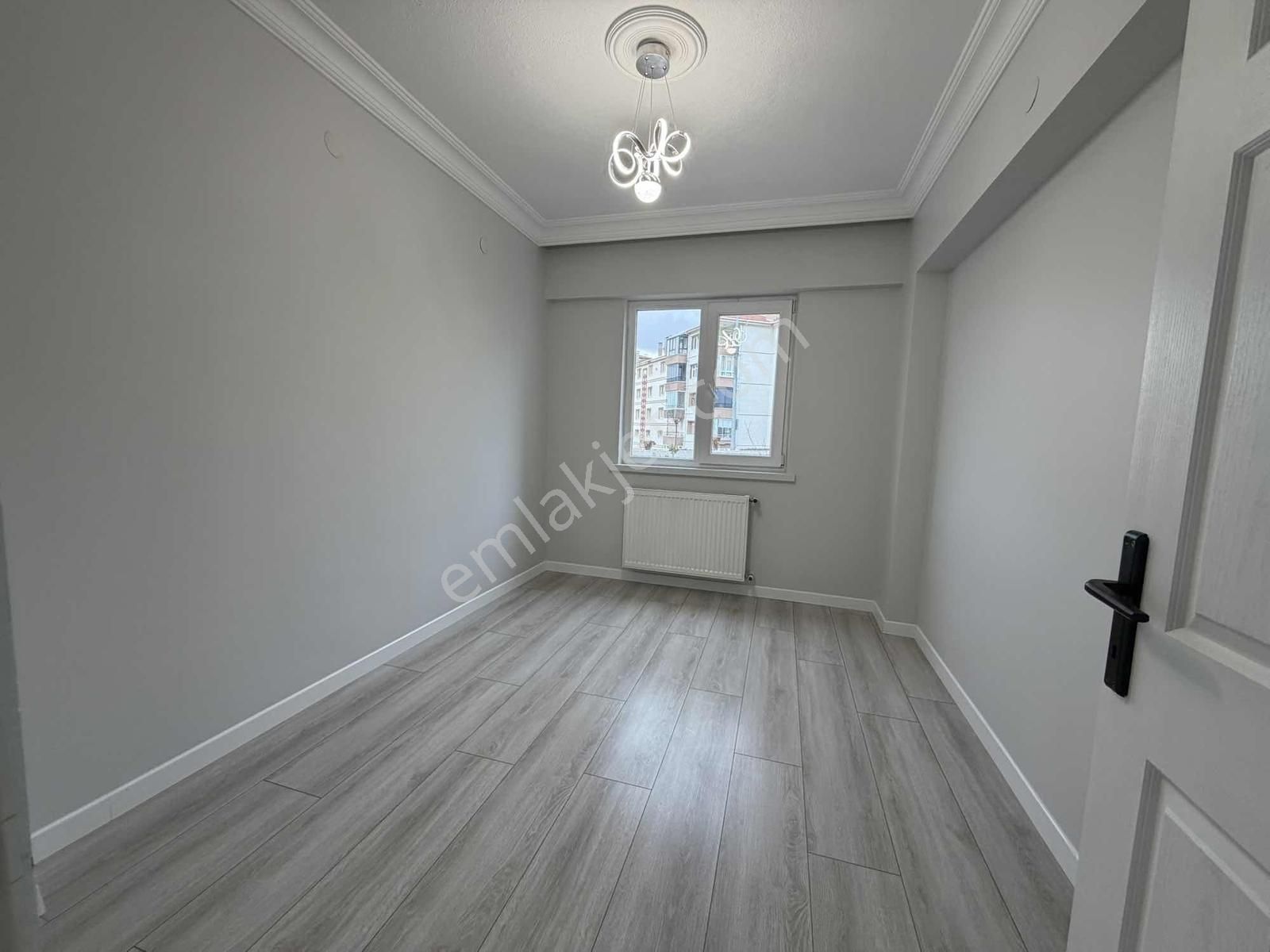 Beyoğlu'ndan Merkezde Full Yapılı Ara Kat Tam Güney Cephe 3+1 - Görsel 12