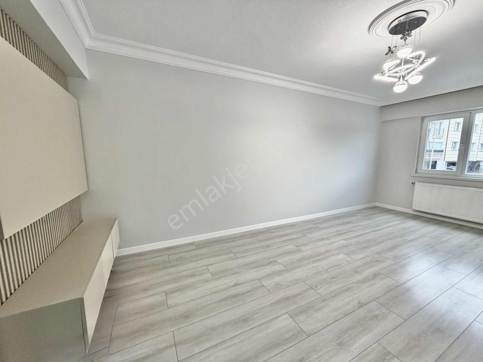 Beyoğlu'ndan Merkezde Full Yapılı Ara Kat Tam Güney Cephe 3+1 - Görsel 2