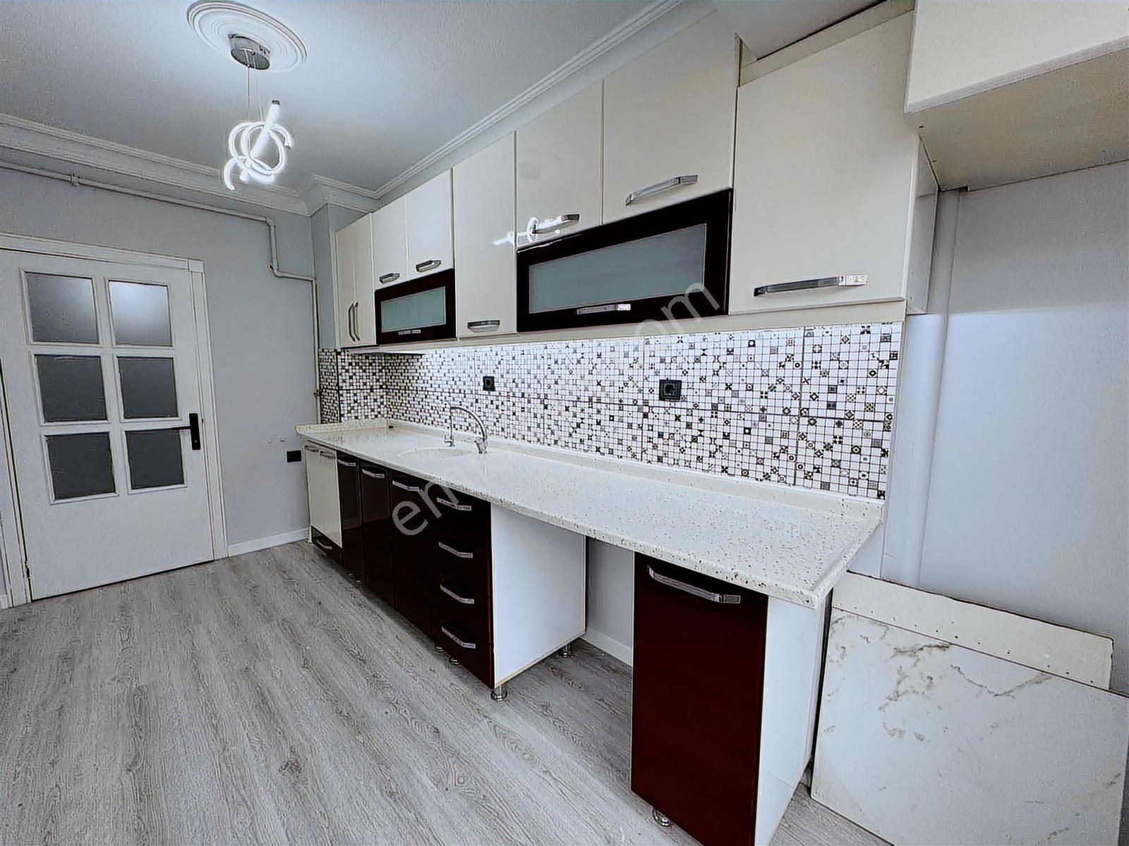 Beyoğlu'ndan Merkezde Full Yapılı Ara Kat Tam Güney Cephe 3+1 - Görsel 18