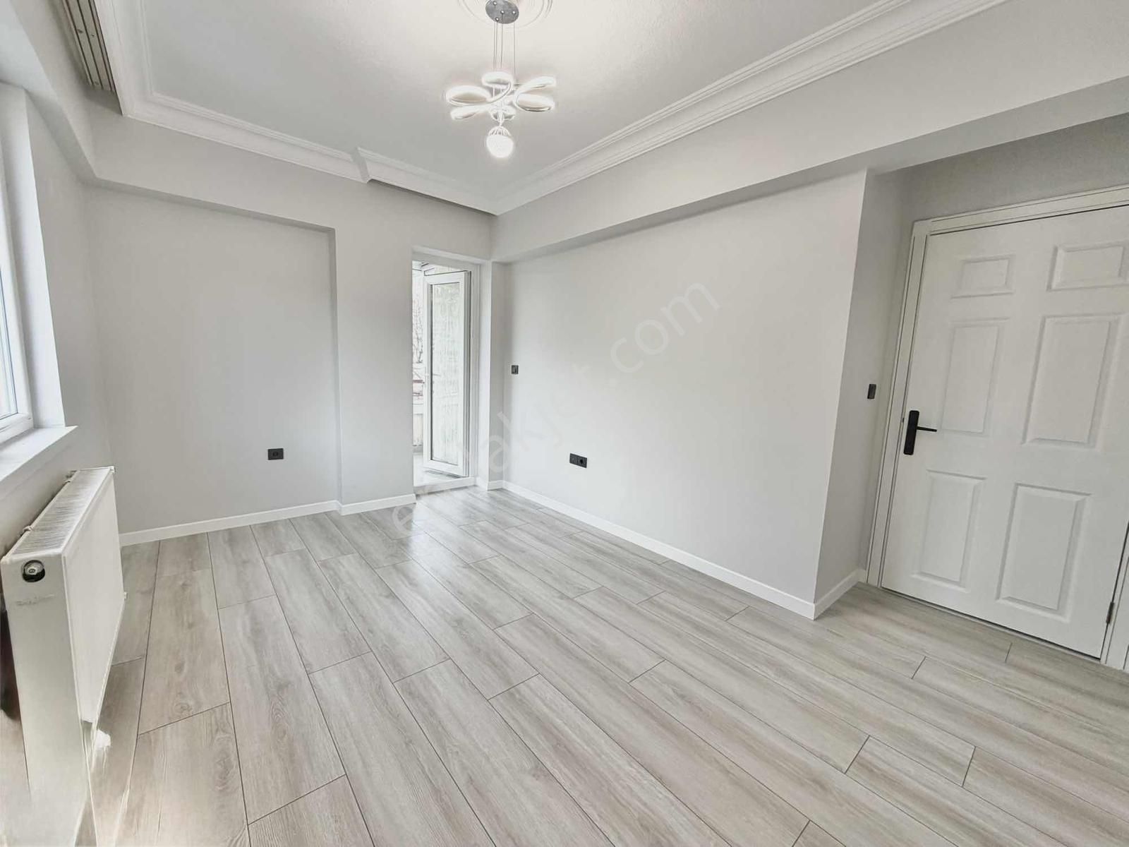 Beyoğlu'ndan Merkezde Full Yapılı Ara Kat Tam Güney Cephe 3+1 - Görsel 4