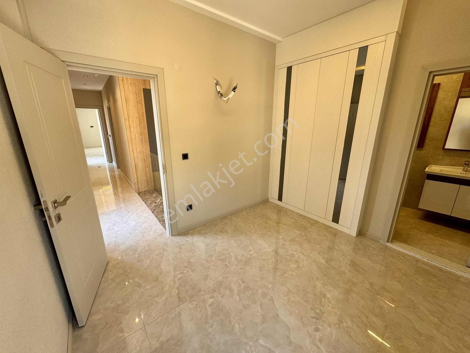 Kuşadası Değirmendere De Geniş Oturuma Sahip Lüks Satılık Villa - Görsel 34