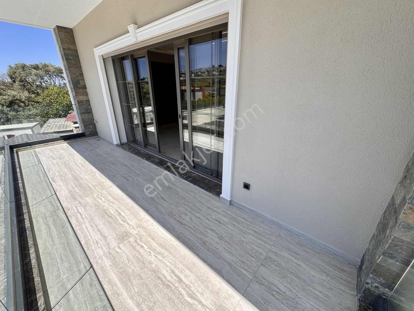 Kuşadası Değirmendere De Geniş Oturuma Sahip Lüks Satılık Villa - Görsel 12