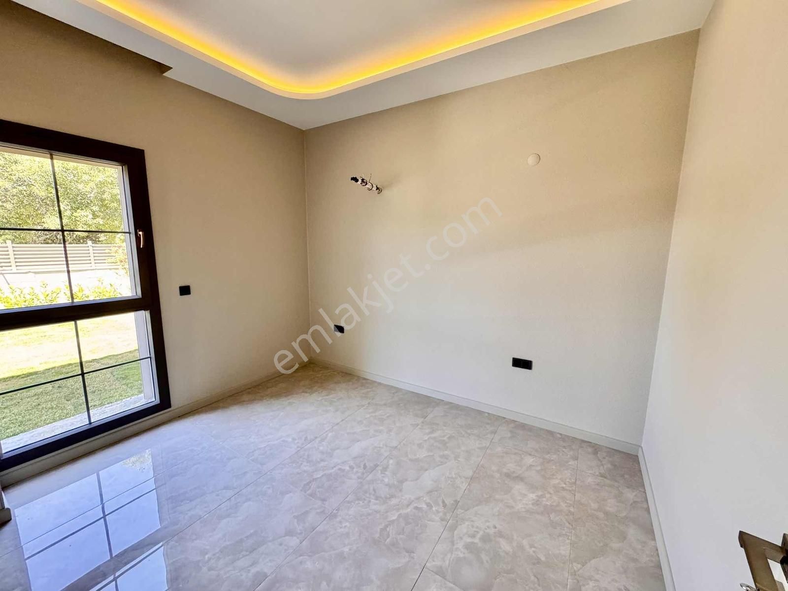 Kuşadası Değirmendere De Geniş Oturuma Sahip Lüks Satılık Villa - Görsel 32