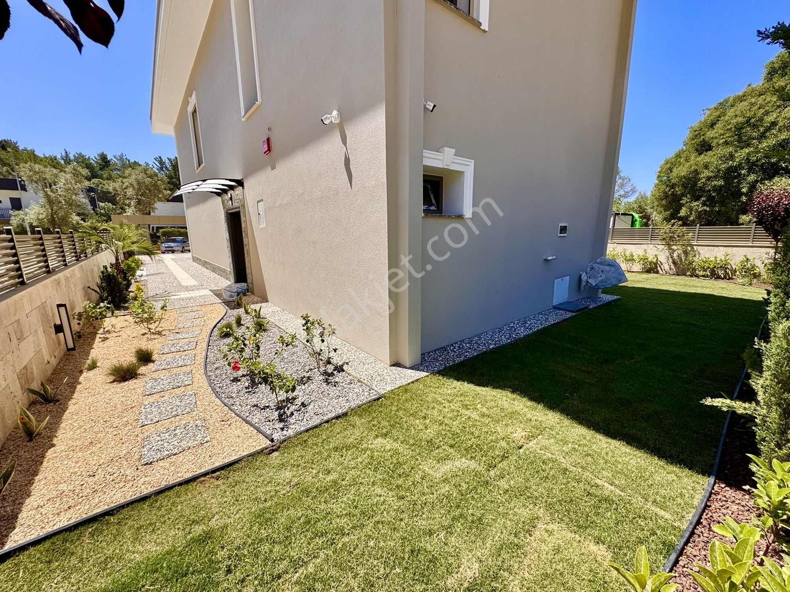 Kuşadası Değirmendere De Geniş Oturuma Sahip Lüks Satılık Villa - Görsel 33