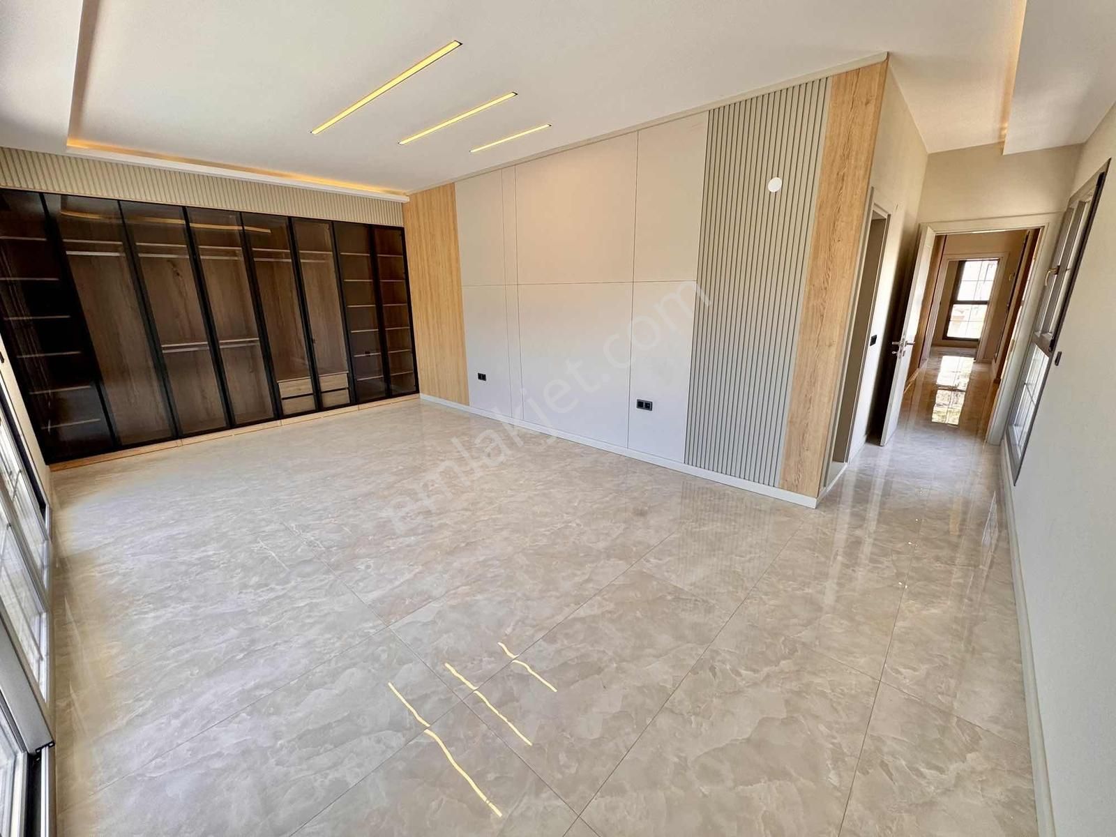 Kuşadası Değirmendere De Geniş Oturuma Sahip Lüks Satılık Villa - Görsel 18