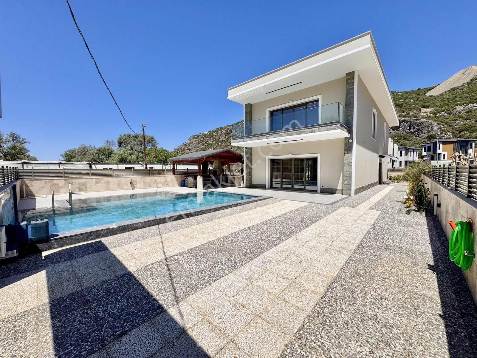 Kuşadası Değirmendere De Geniş Oturuma Sahip Lüks Satılık Villa - Görsel 14