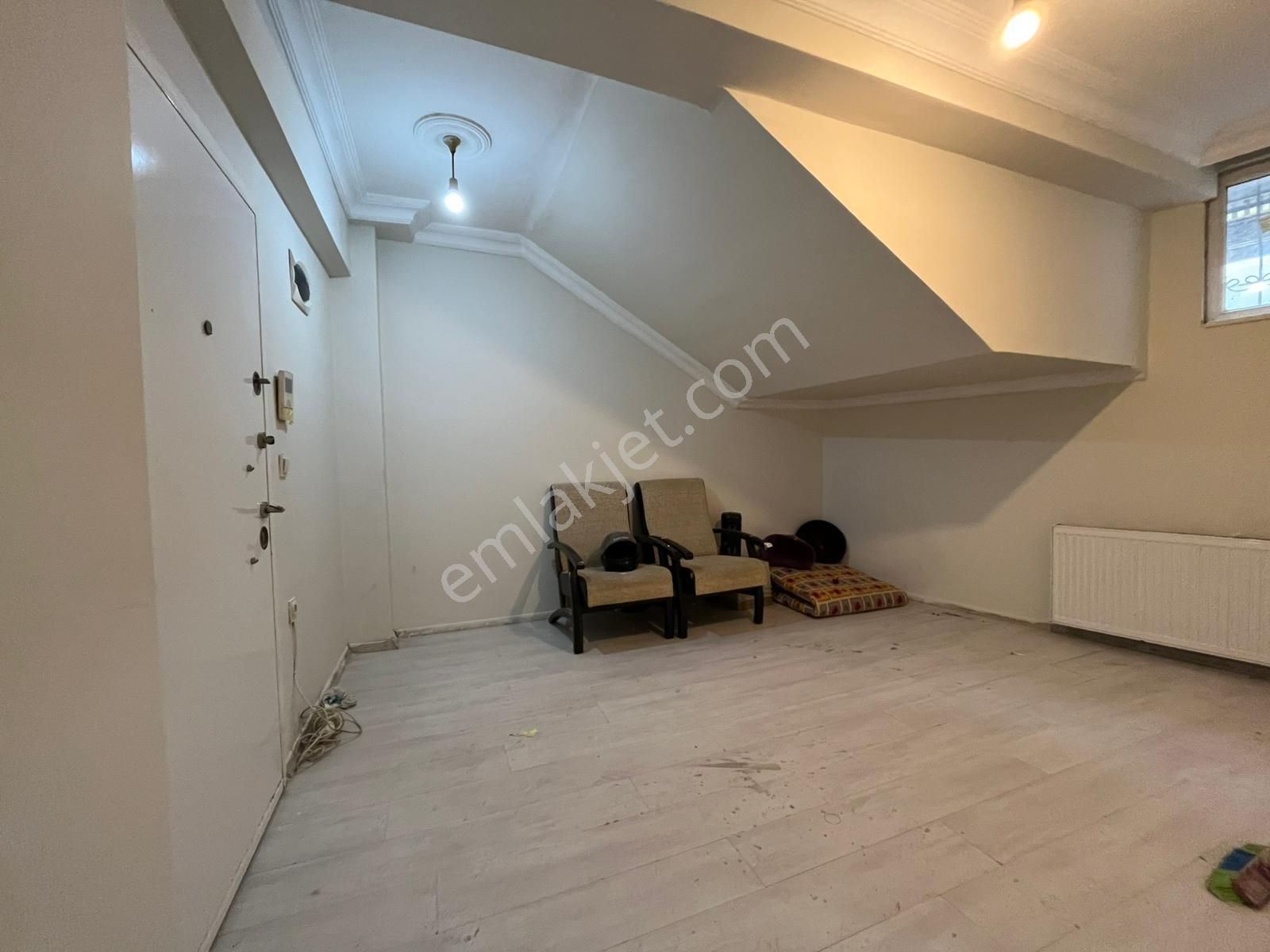 Litros'tan Menderes Mahallesi 2+1 Kiralık 70m² Bahçe Kat Kiralık Daire