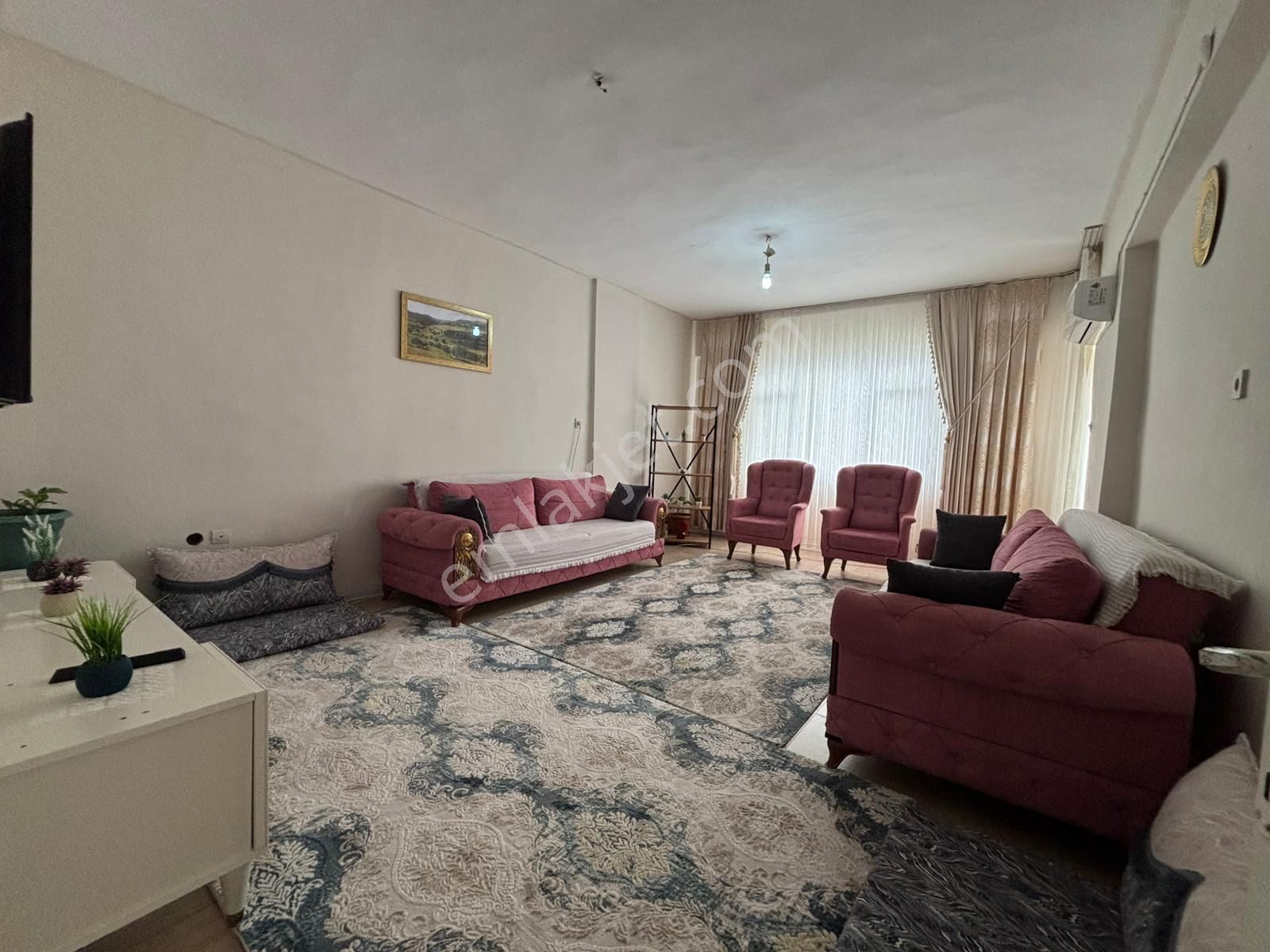 Ana Cadde Zincir Market Dibinde Site İçi Katta Satlık 3+1 Daire