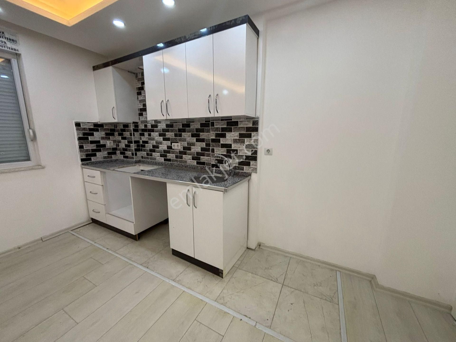 Ana Yola Yakın Petrol Zincir Market Ulaşıma Yakın Satılık Yüksek Giriş 1+1 Daire - Görsel 3