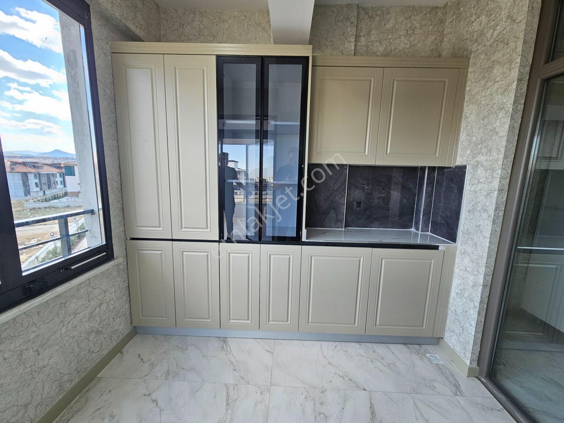 Selahaddin Eyyübi Mahallesi'nde 3+1 160m2 Site İçi Sıfır Lüks Daire - Görsel 16