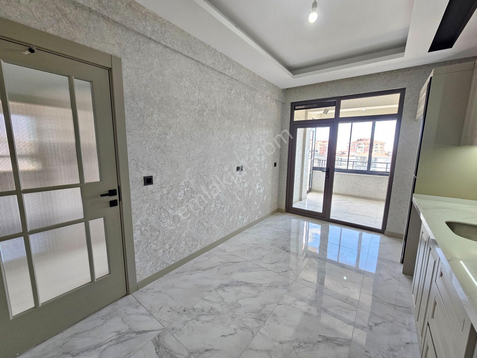 Selahaddin Eyyübi Mahallesi'nde 3+1 160m2 Site İçi Sıfır Lüks Daire - Görsel 12