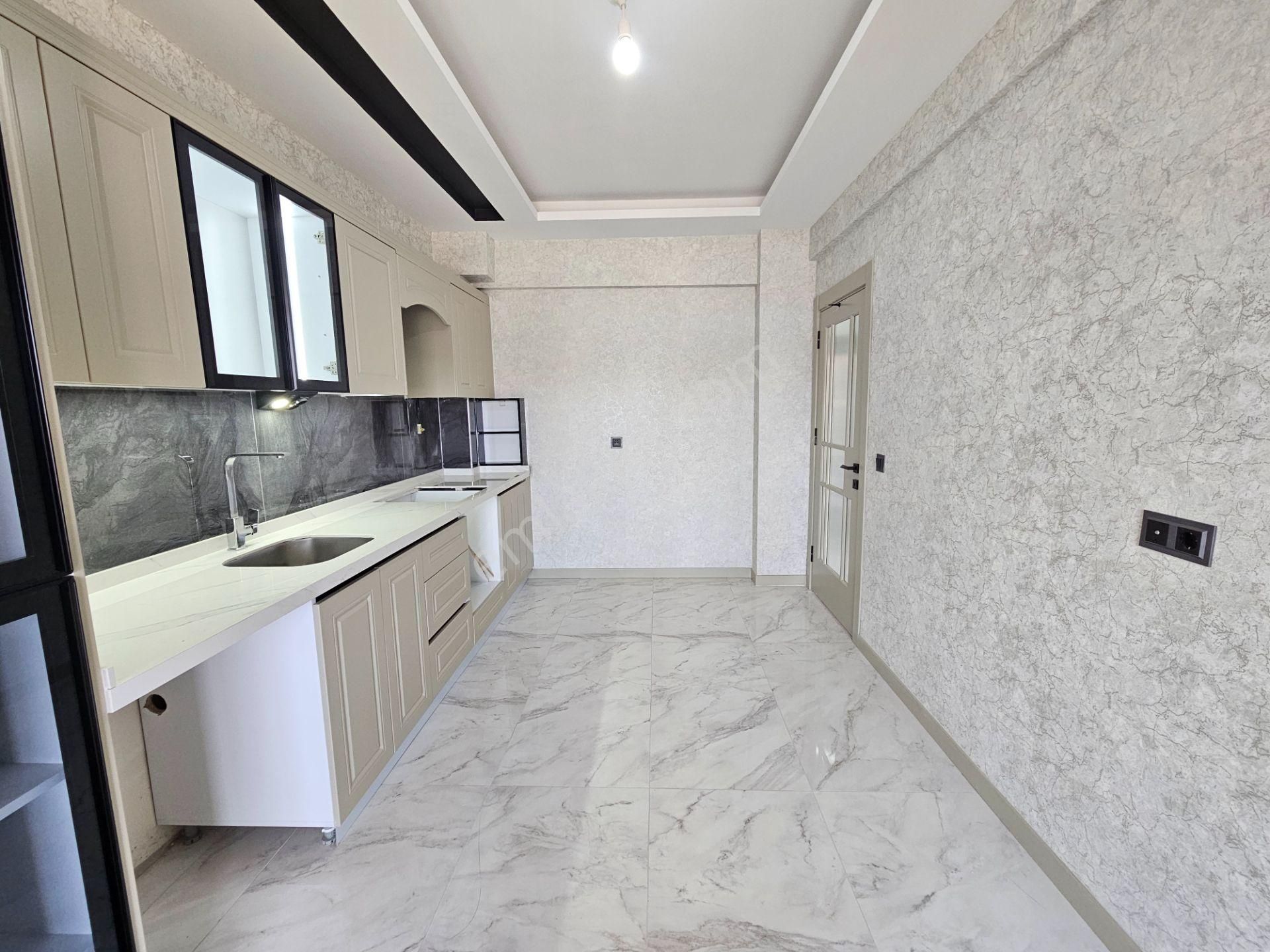 Selahaddin Eyyübi Mahallesi'nde 3+1 160m2 Site İçi Sıfır Lüks Daire - Görsel 15