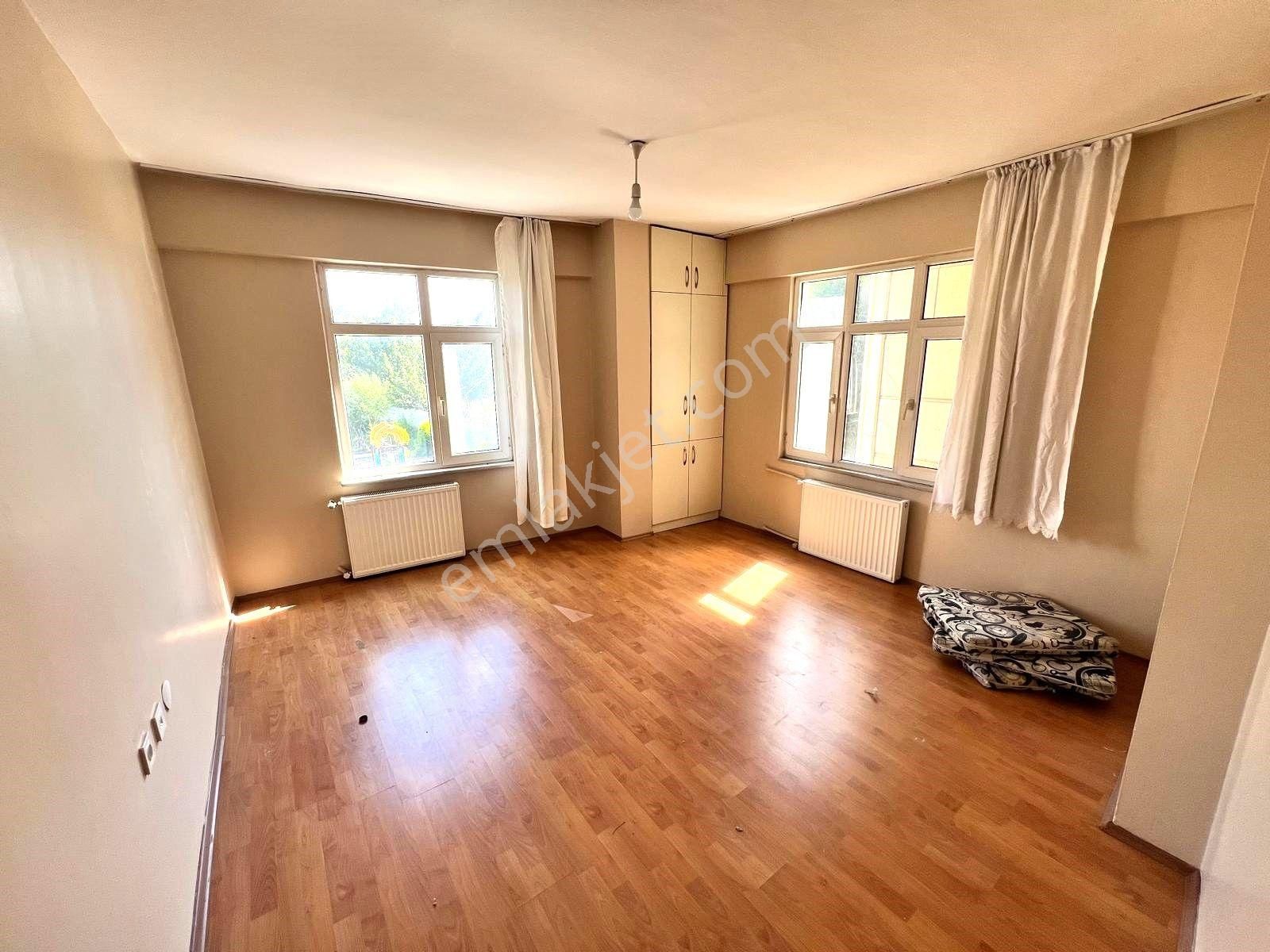 Seba'dan Tevfikbey Mh 2+1 85m2 Doğalgaz Kombili Temiz 2.kat Daire