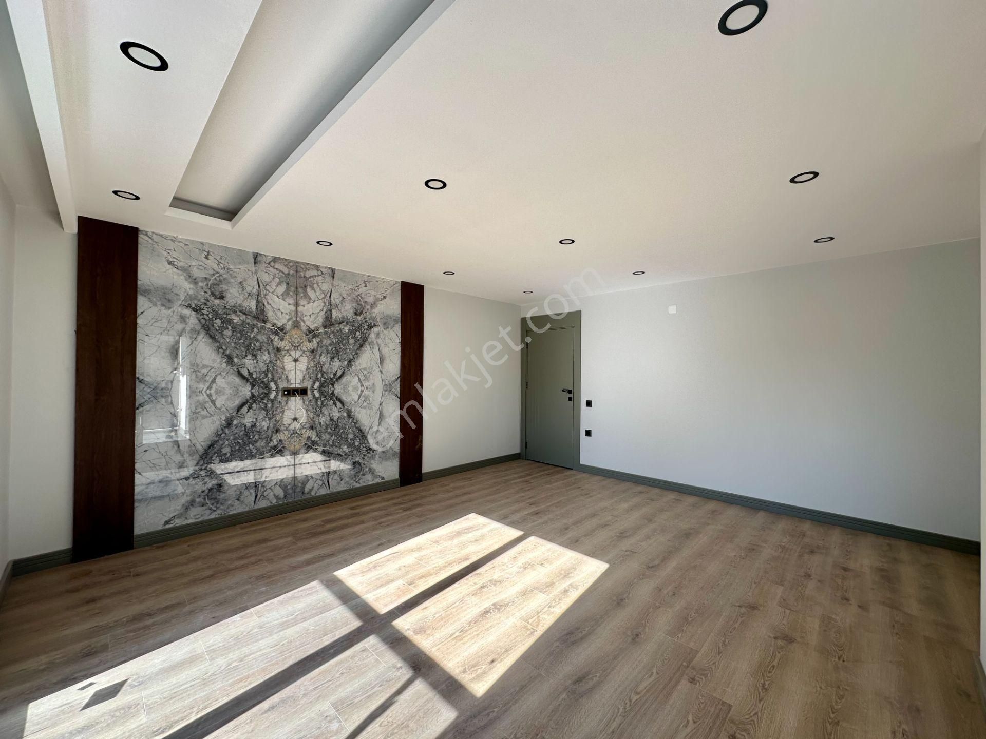 Sinan'da Ayrı Mutfaklı Ultra Lüks 2+1 Kapalı Otoparklı Sıfır Daire - Görsel 2