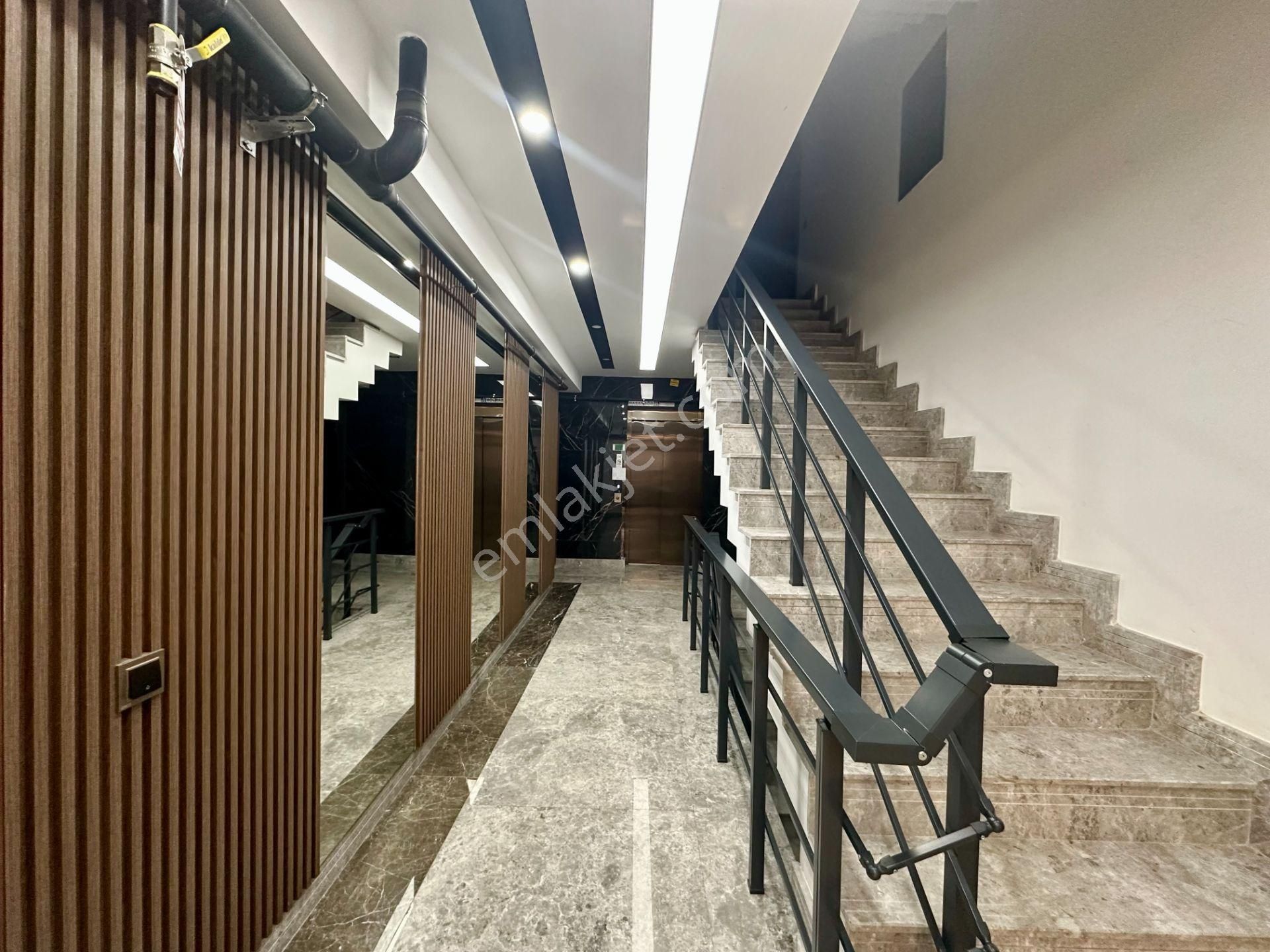 Sinan'da Ayrı Mutfaklı Ultra Lüks 2+1 Kapalı Otoparklı Sıfır Daire - Görsel 28