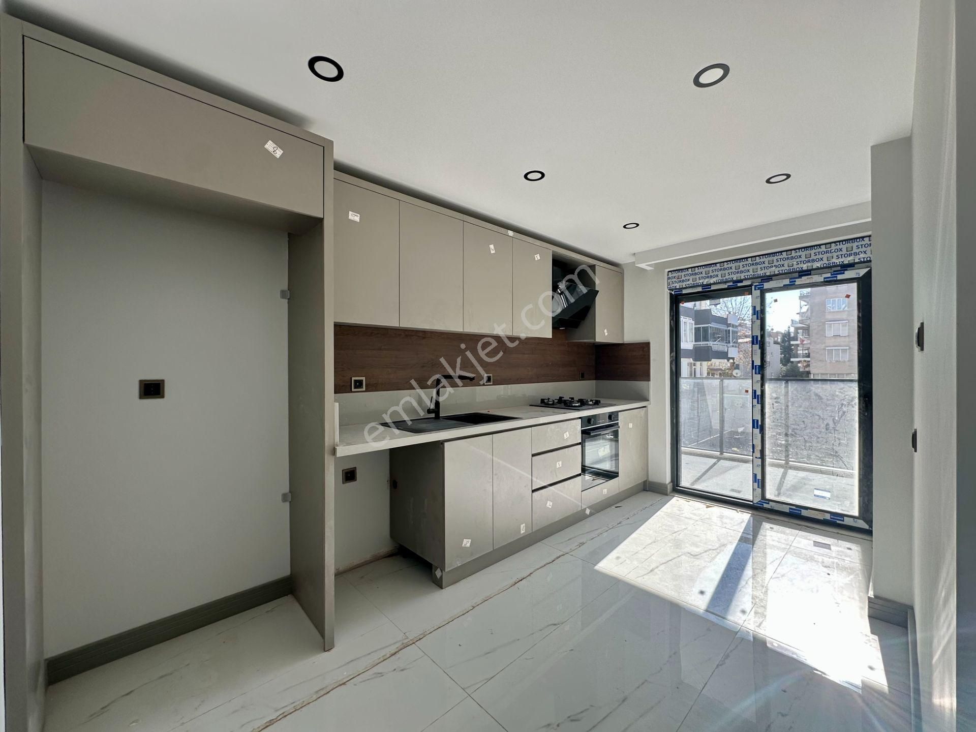 Sinan'da Ayrı Mutfaklı Ultra Lüks 2+1 Kapalı Otoparklı Sıfır Daire - Görsel 13