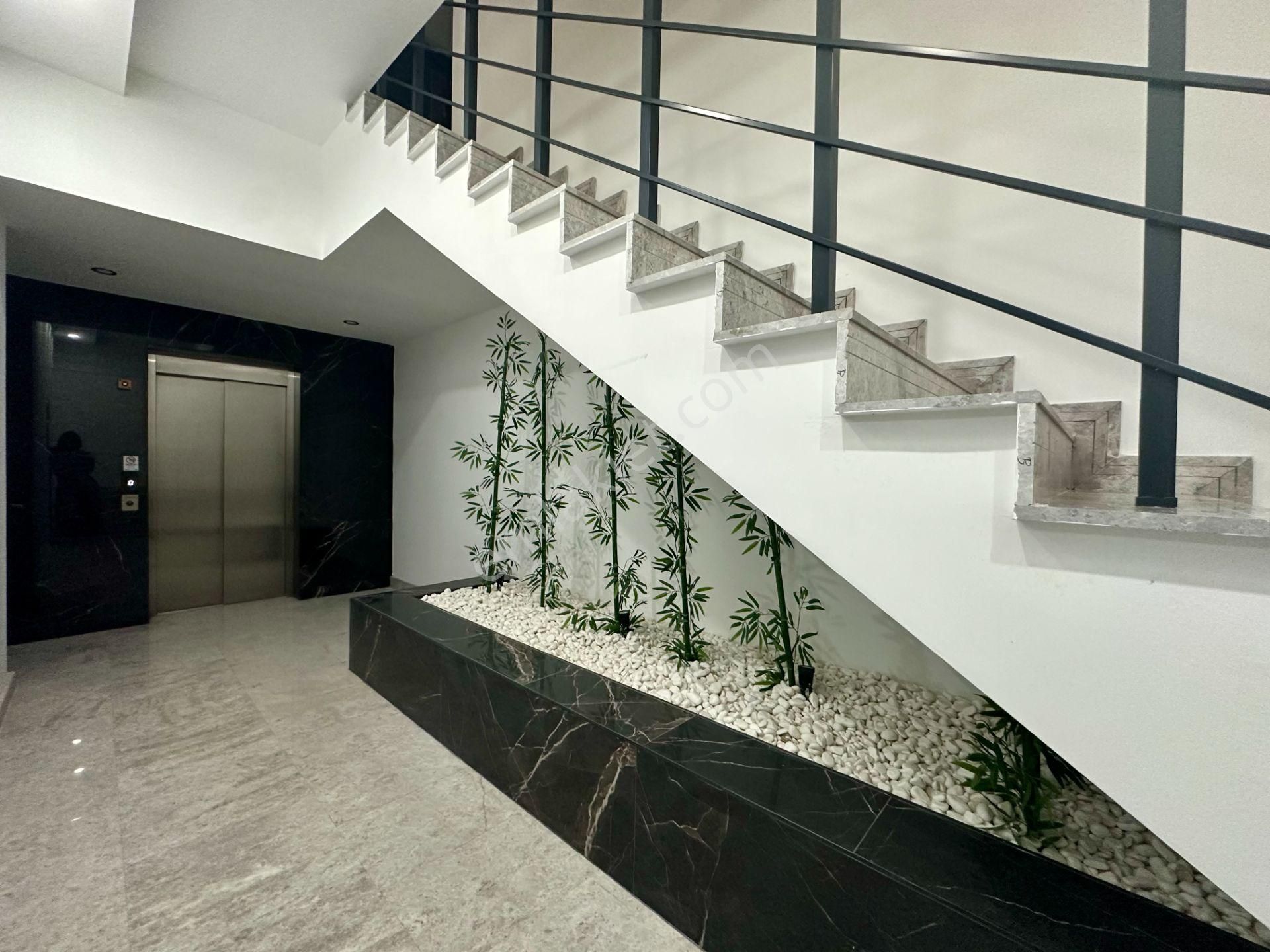 Sinan'da Ayrı Mutfaklı Ultra Lüks 2+1 Kapalı Otoparklı Sıfır Daire - Görsel 34