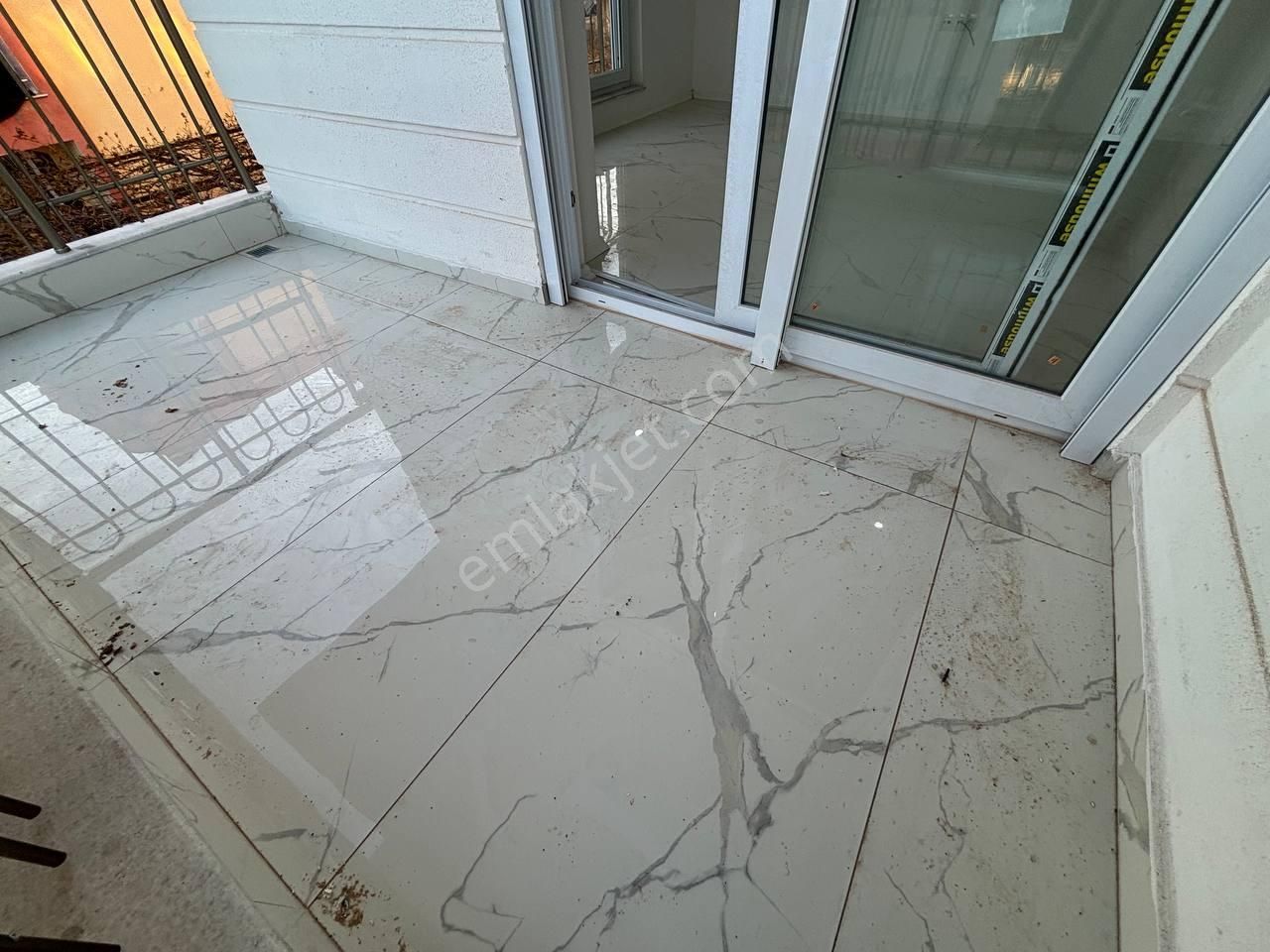 Okul Dibinde Park Ulaşım Zincir Market Yakını Katta Yerden Isıtmalı Satılık Geniş 1+1 Daire - Görsel 5