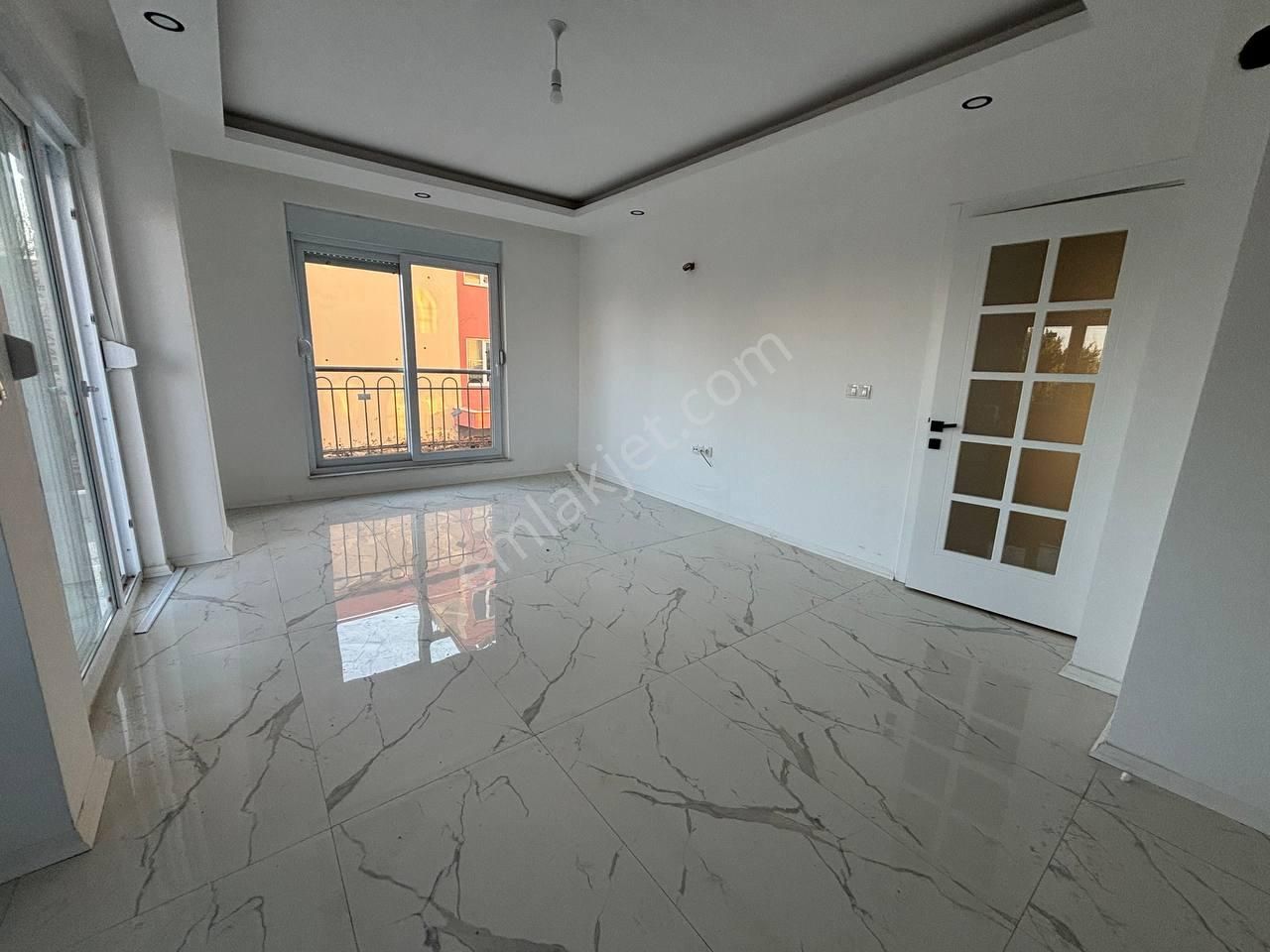 Okul Dibinde Park Ulaşım Zincir Market Yakını Katta Yerden Isıtmalı Satılık Geniş 1+1 Daire - Görsel 2