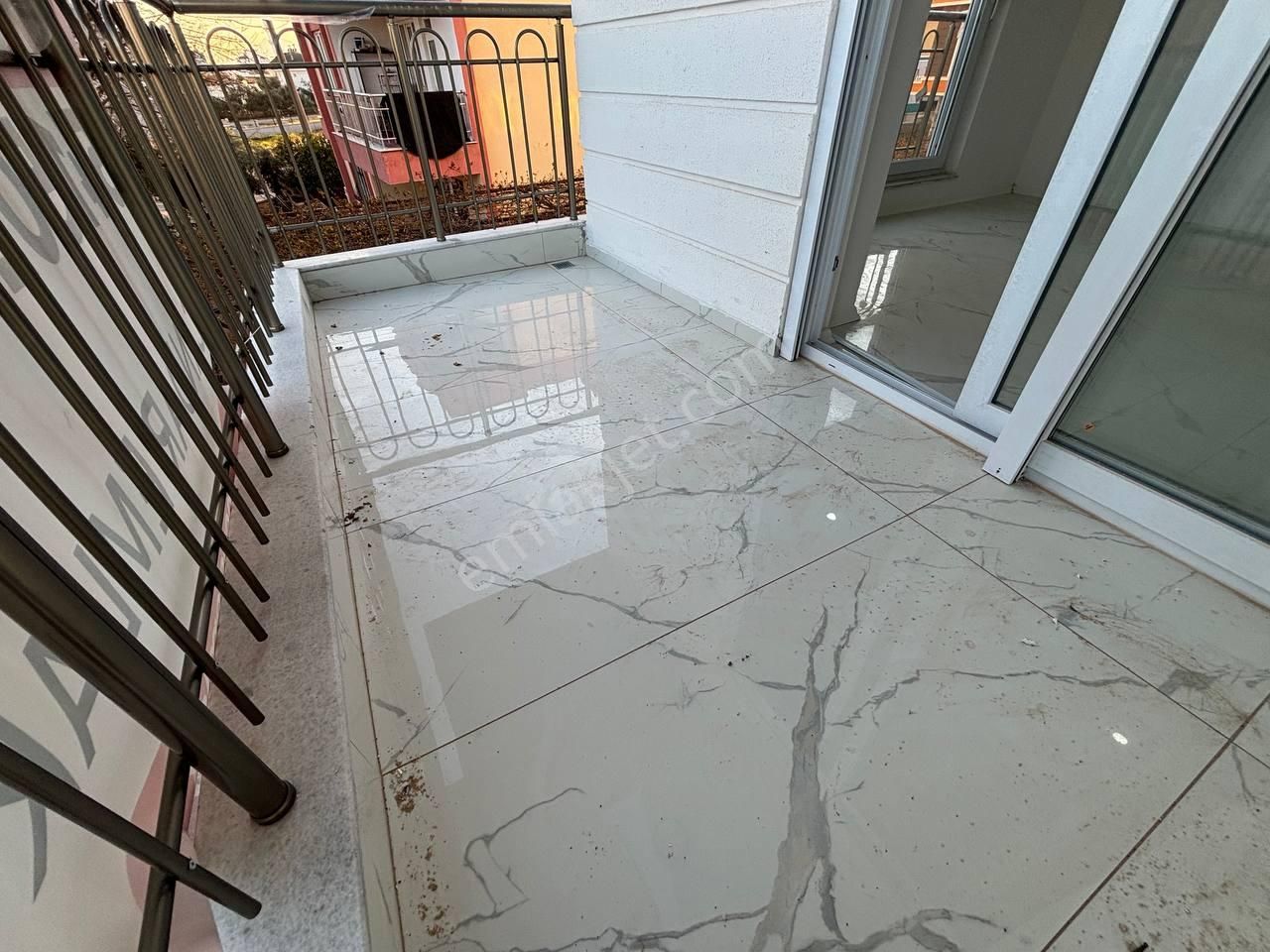 Okul Dibinde Park Ulaşım Zincir Market Yakını Katta Yerden Isıtmalı Satılık Geniş 1+1 Daire - Görsel 4