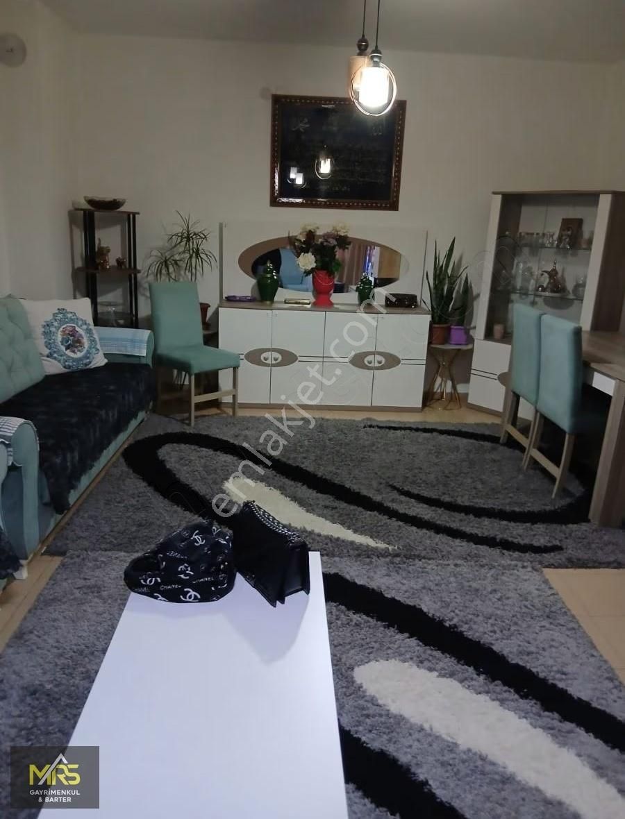 Mrs Gayrimenkulden Menderes Mah.3+1 3.kat Eşyalı Satılık D. - Görsel 4