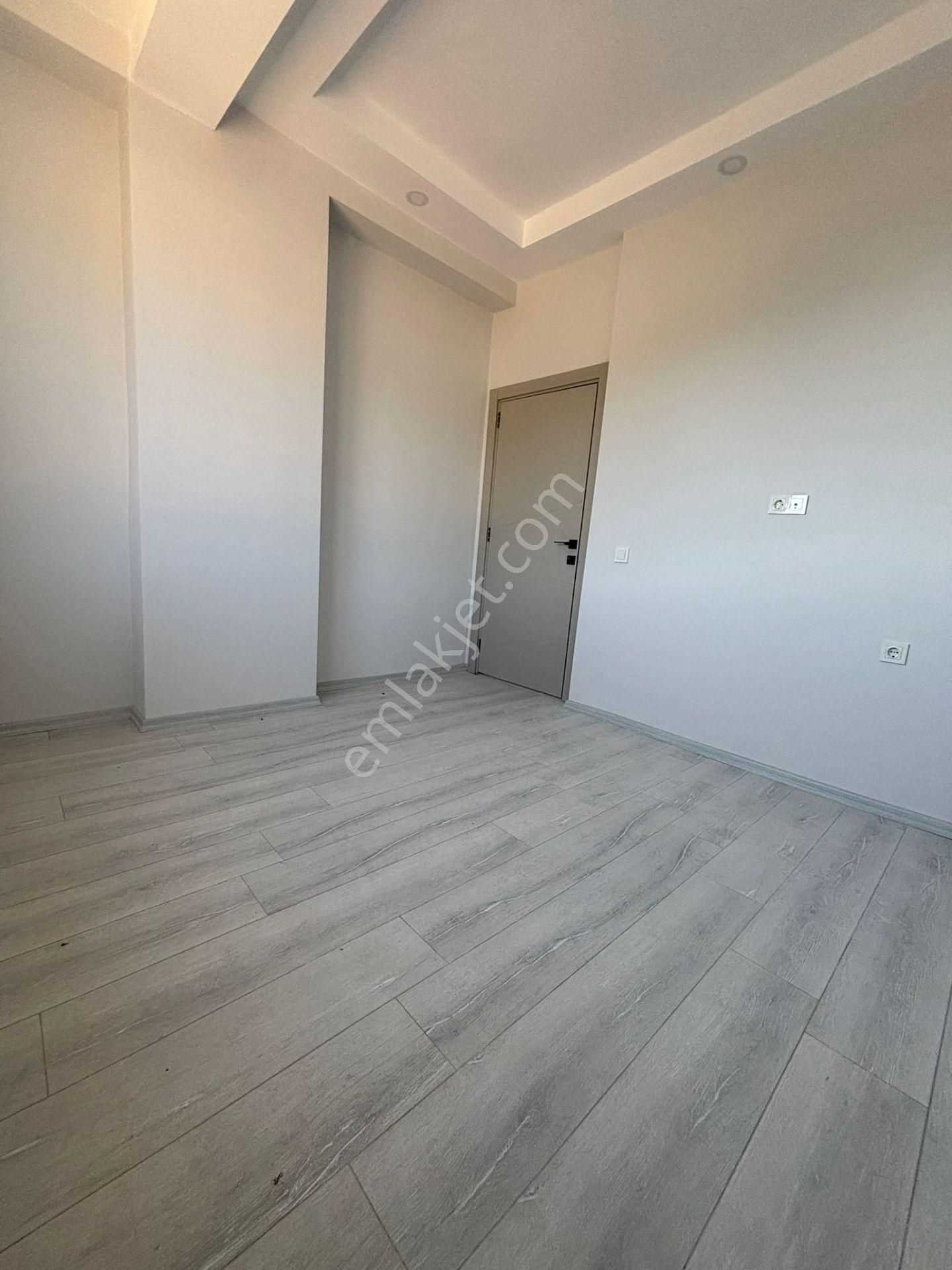 Şehir Manzarasına Hakim Ulaşım Market Yakını Katta Asansörlü 1+1 Daire - Görsel 8