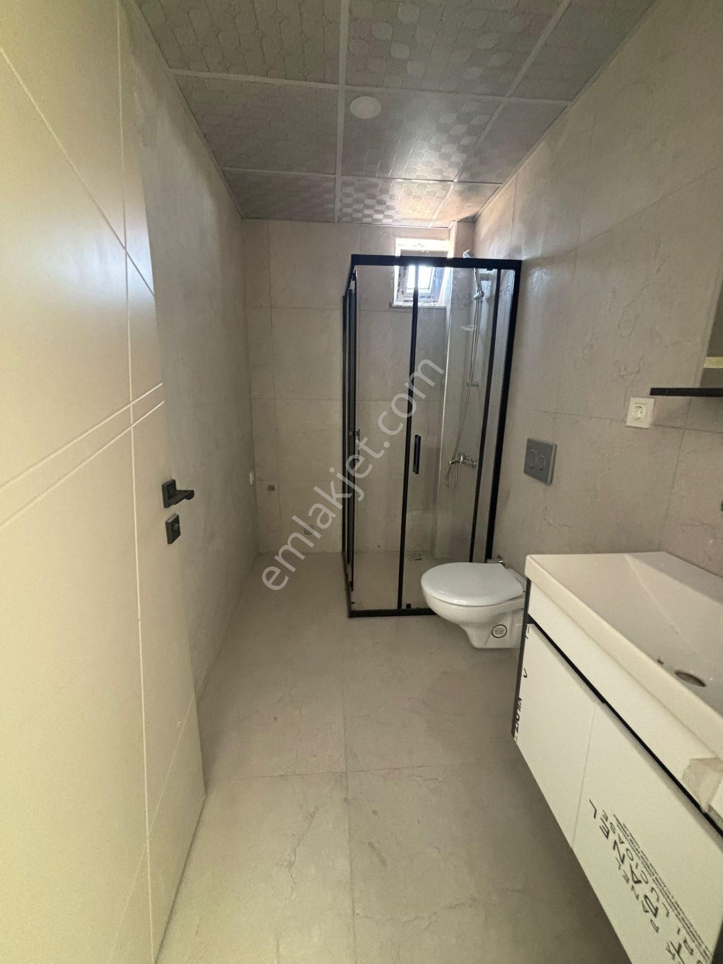 Şehir Manzarasına Hakim Ulaşım Market Yakını Katta Asansörlü 1+1 Daire - Görsel 13