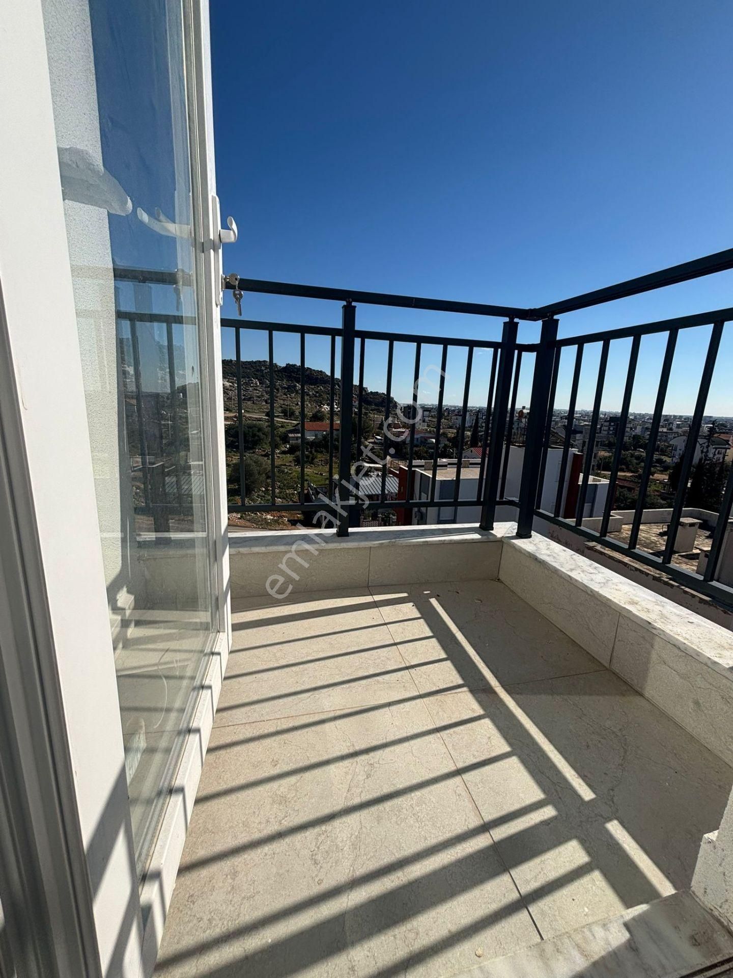 Şehir Manzarasına Hakim Ulaşım Market Yakını Katta Asansörlü 1+1 Daire - Görsel 6