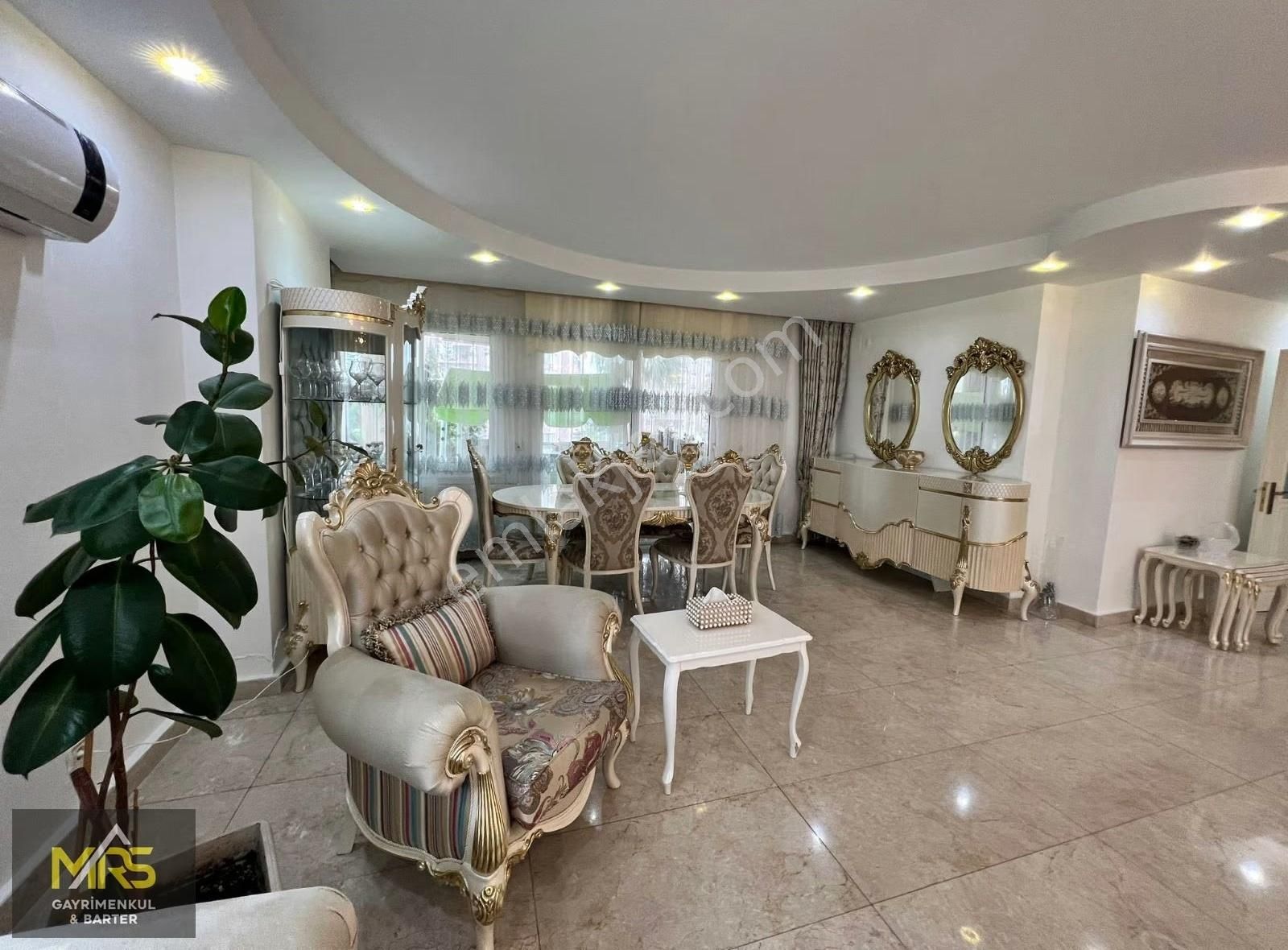 Mrs Gayrimenkulden Liparis 1 Sitesinde Masrafsız Eşyalı 5+1 D.