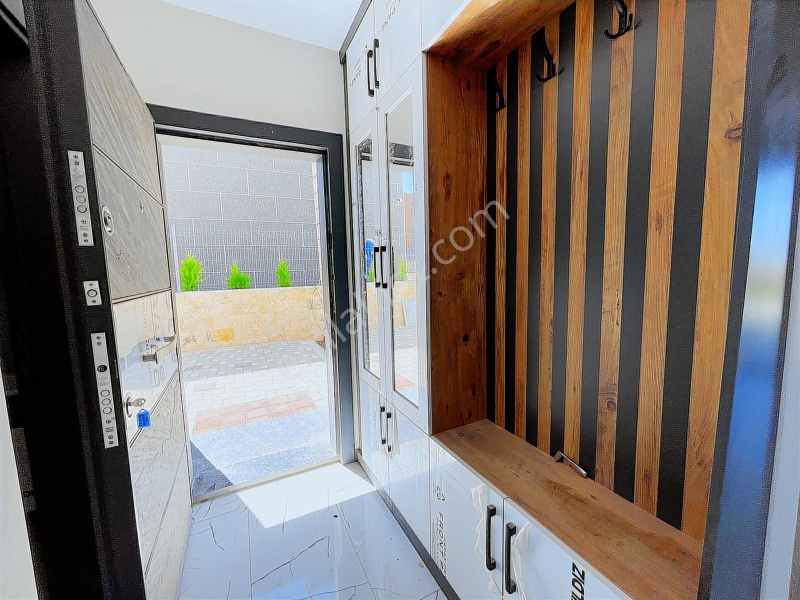 Kuşadası'nda Satılık Özel Havuzlu Müstakil 4+1 Villa - Görsel 5