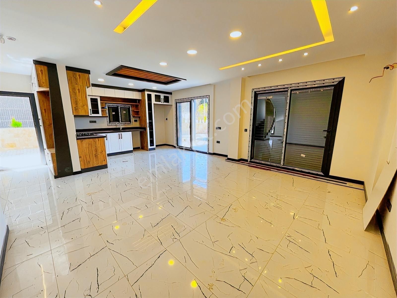 Kuşadası'nda Satılık Özel Havuzlu Müstakil 4+1 Villa - Görsel 7