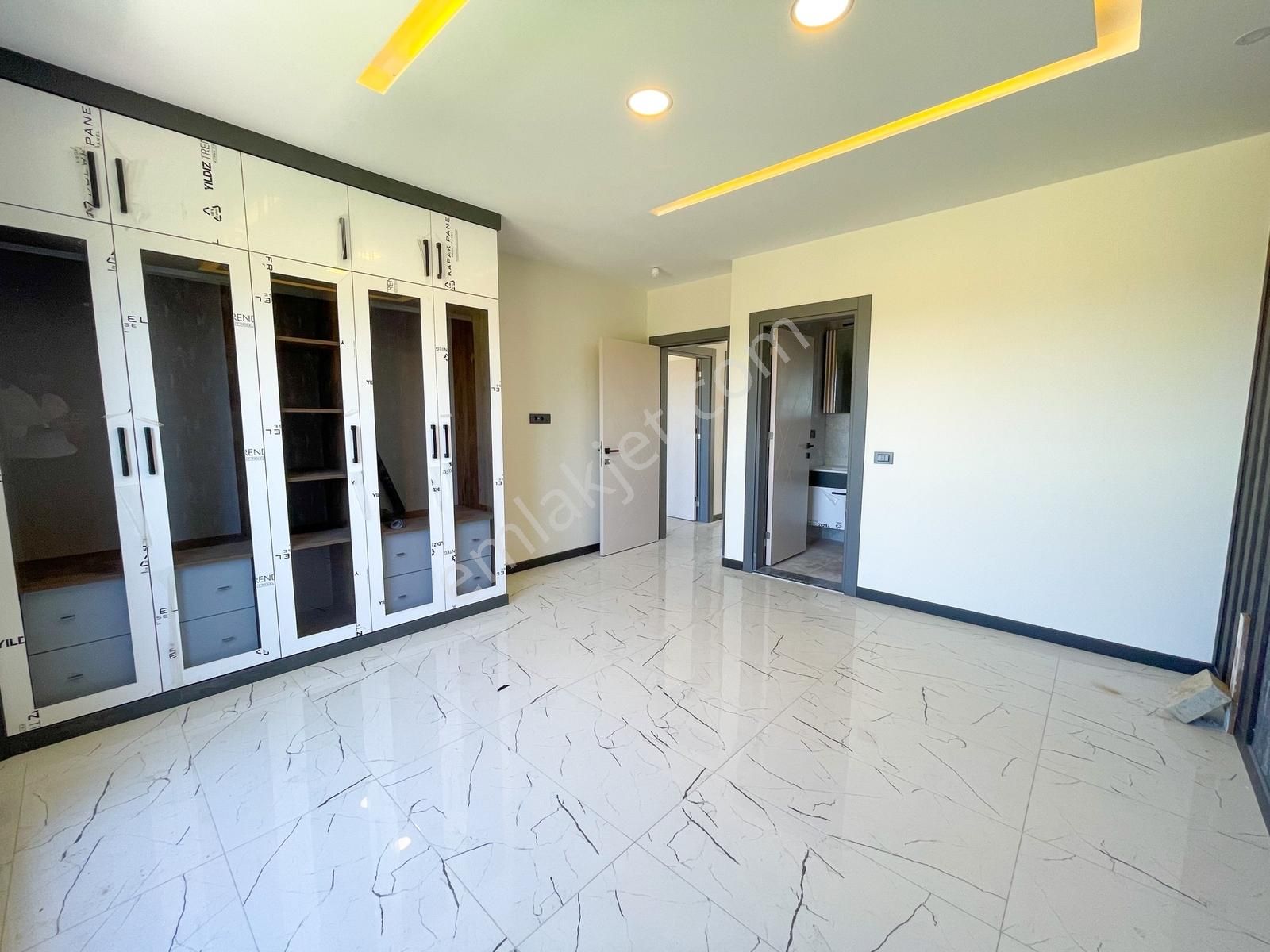 Kuşadası'nda Satılık Özel Havuzlu Müstakil 4+1 Villa - Görsel 31