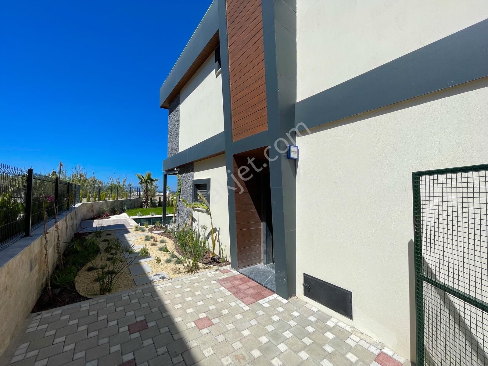 Kuşadası'nda Satılık Özel Havuzlu Müstakil 4+1 Villa - Görsel 23