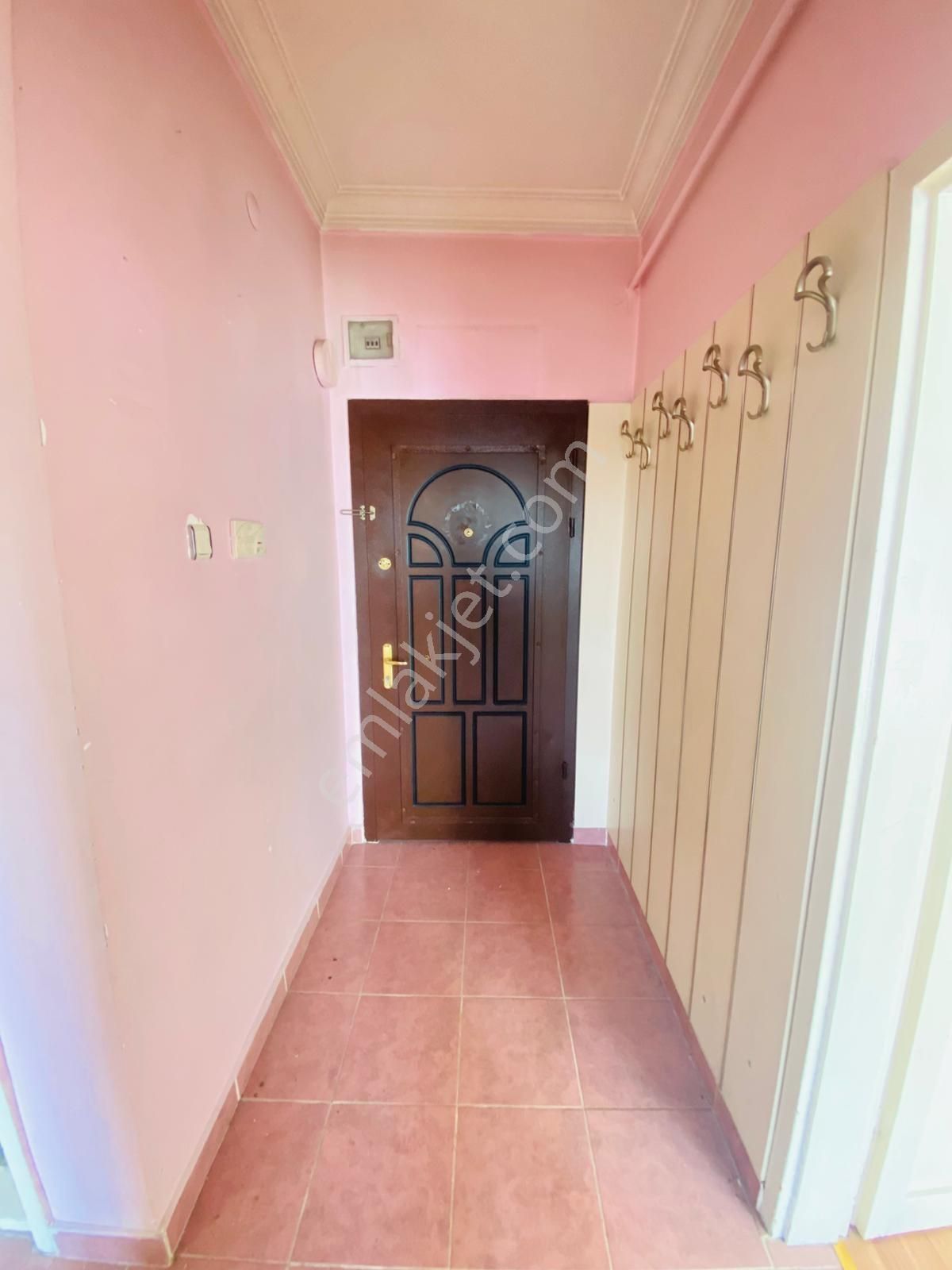 Valentia'dan Metro Yakını 2+1 Katta Satılık Daire !!! - Görsel 4