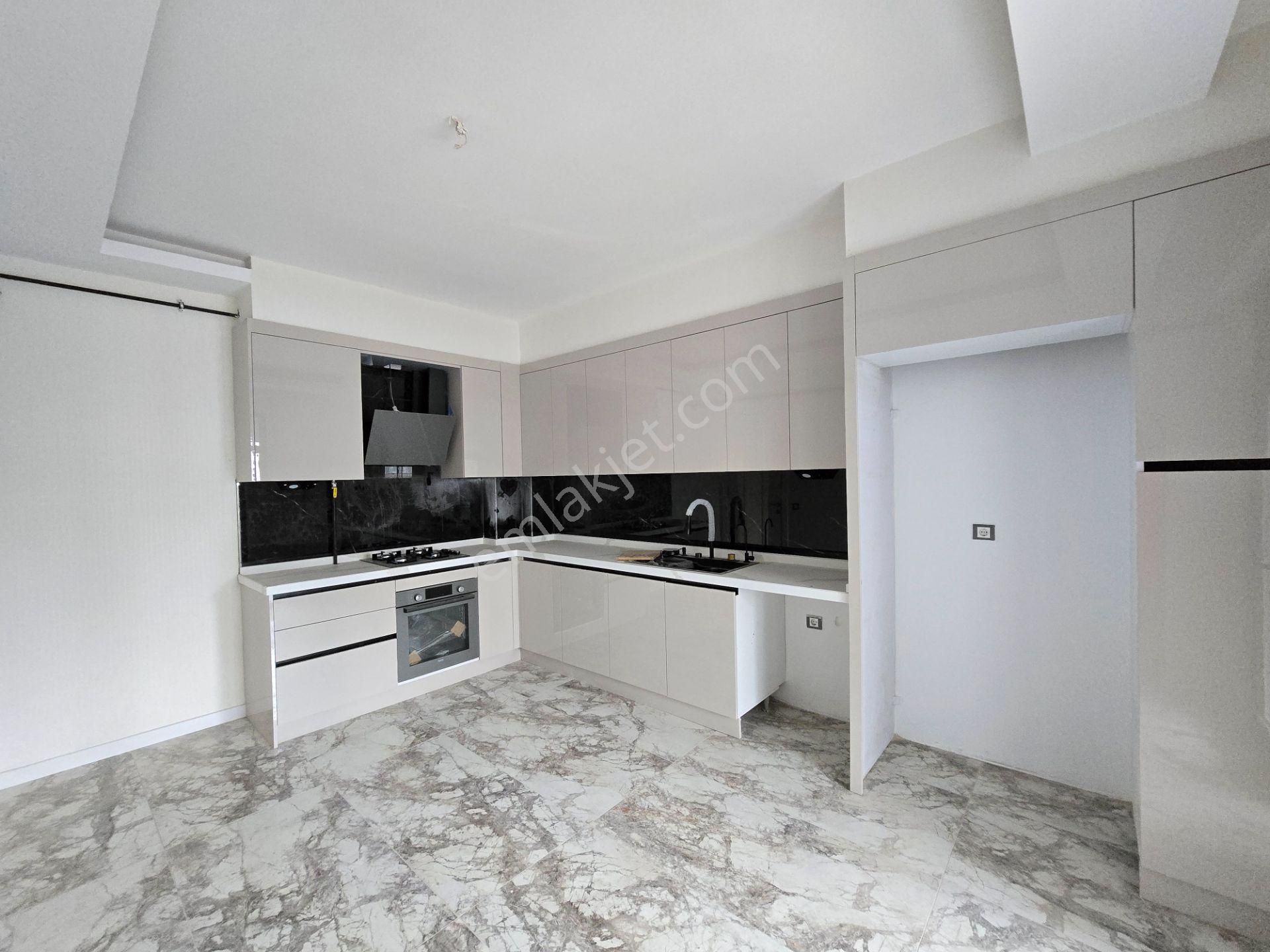 Kılınçarslan Mahallesi'nde İşyapar Gayrimenkul'den Satılık 3+1 155m2 Lüks Sıfır Daire