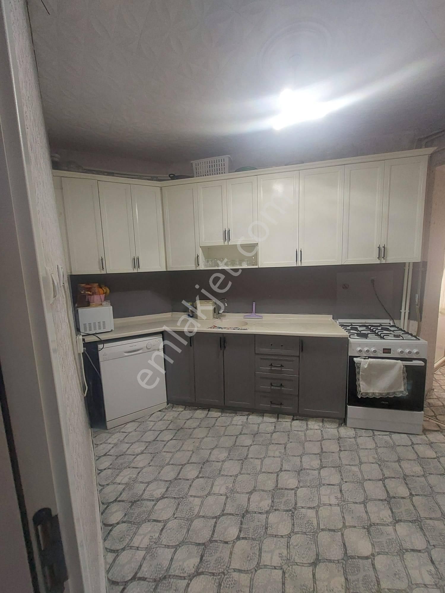 Selçuklu Fatih Mahallesinde Bakımlı Satlık Daire 3+1 Kat Sayısı 3 Bulunduğu Kat 3 - Görsel 11