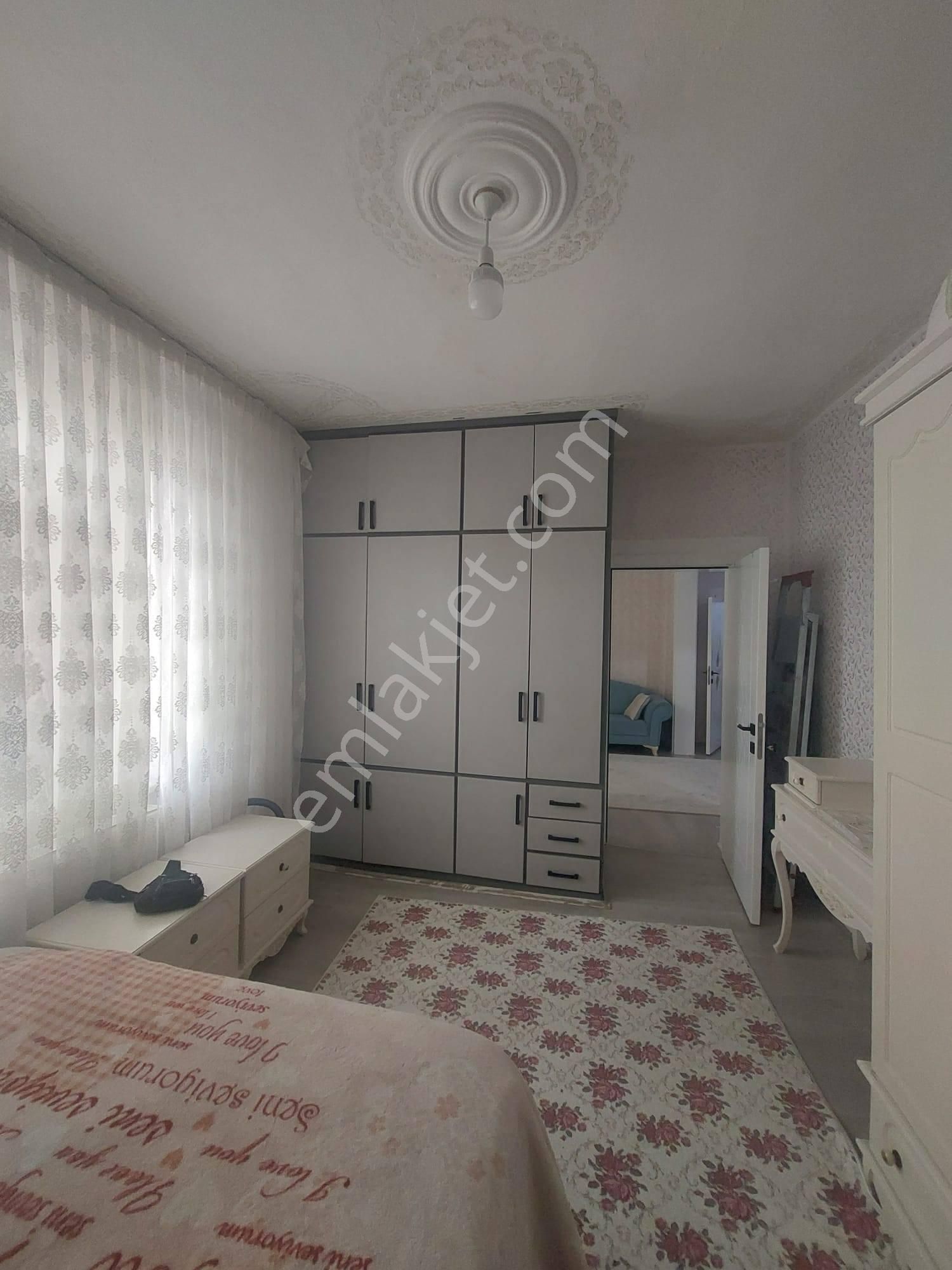 Selçuklu Fatih Mahallesinde Bakımlı Satlık Daire 3+1 Kat Sayısı 3 Bulunduğu Kat 3 - Görsel 4