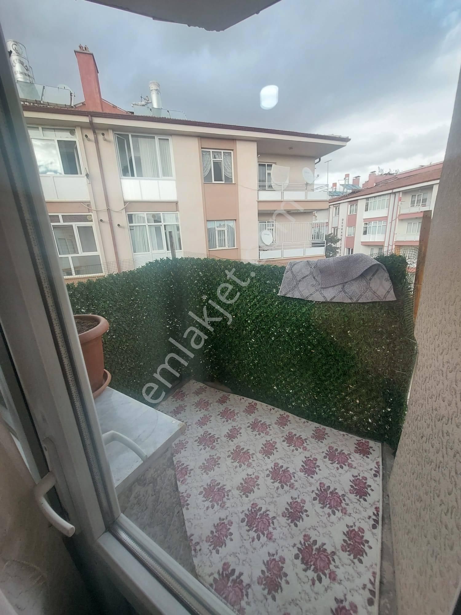 Selçuklu Fatih Mahallesinde Bakımlı Satlık Daire 3+1 Kat Sayısı 3 Bulunduğu Kat 3 - Görsel 15