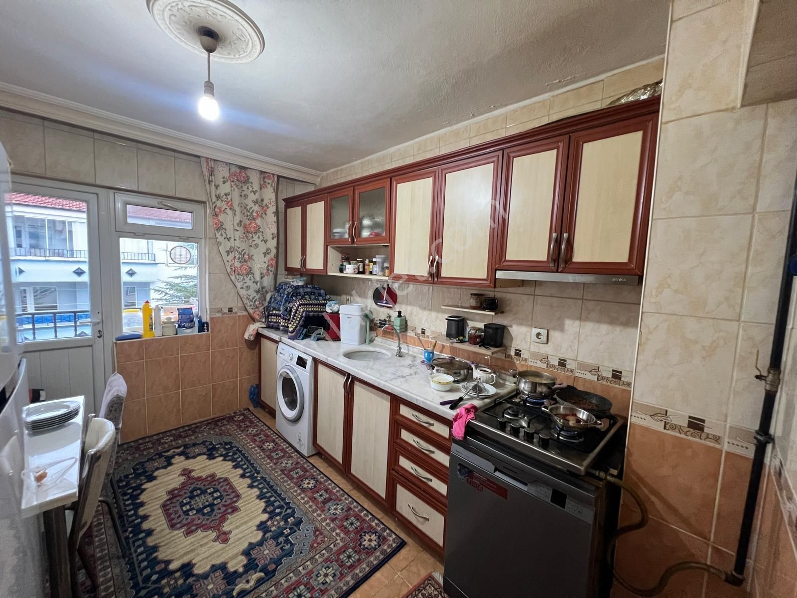 Torun^dan Malazgirt Mah.arakatta Geniş 3+1 Daire