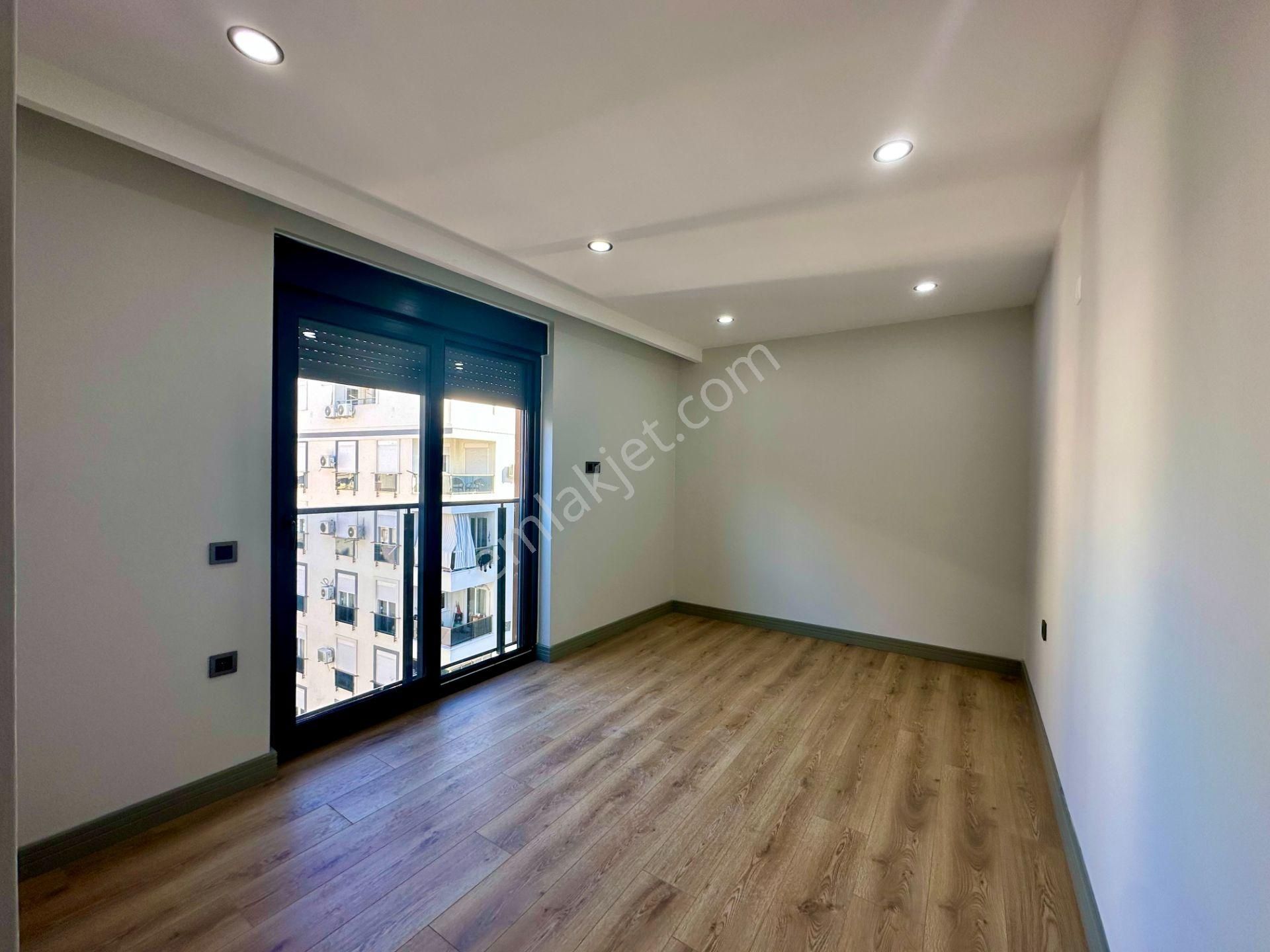 Sinan'da Ayrı Mutfaklı 3 Banyolu Kapalı Otoparklı 4+1 Dsıfır Dubleks - Görsel 11