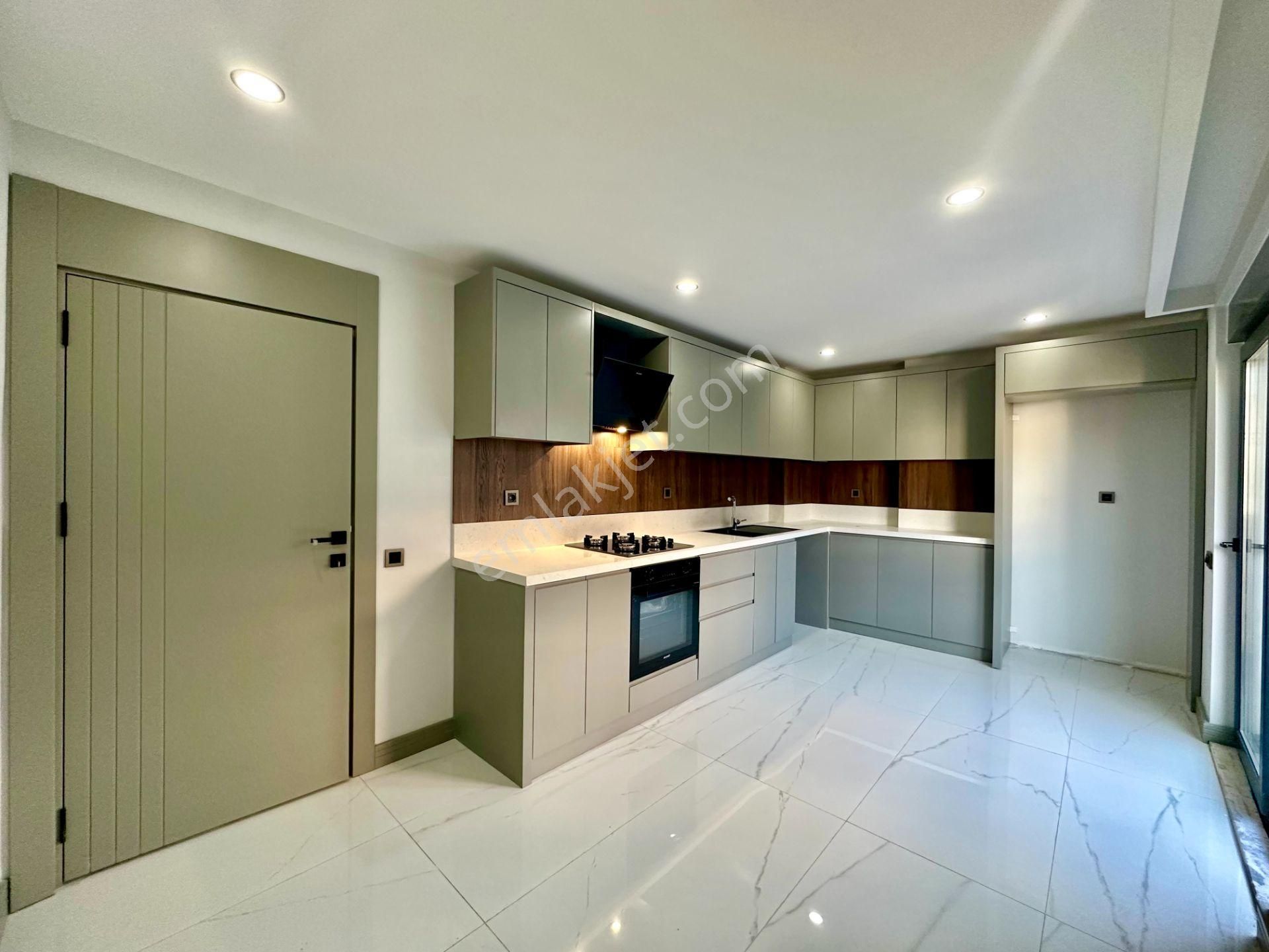 Sinan'da Ayrı Mutfaklı 3 Banyolu Kapalı Otoparklı 4+1 Dsıfır Dubleks - Görsel 6