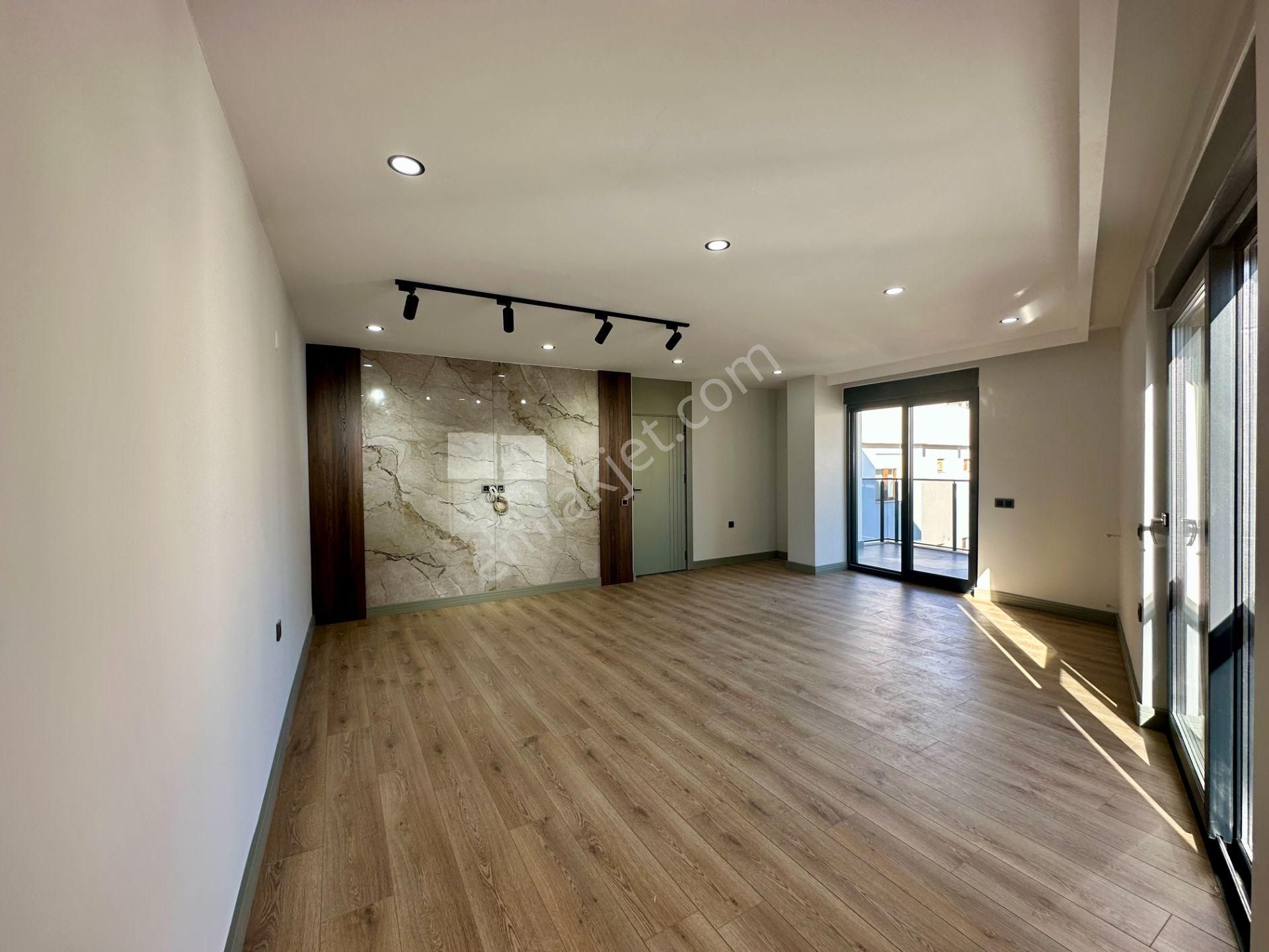 Sinan'da Ayrı Mutfaklı 3 Banyolu Kapalı Otoparklı 4+1 Dsıfır Dubleks - Görsel 3