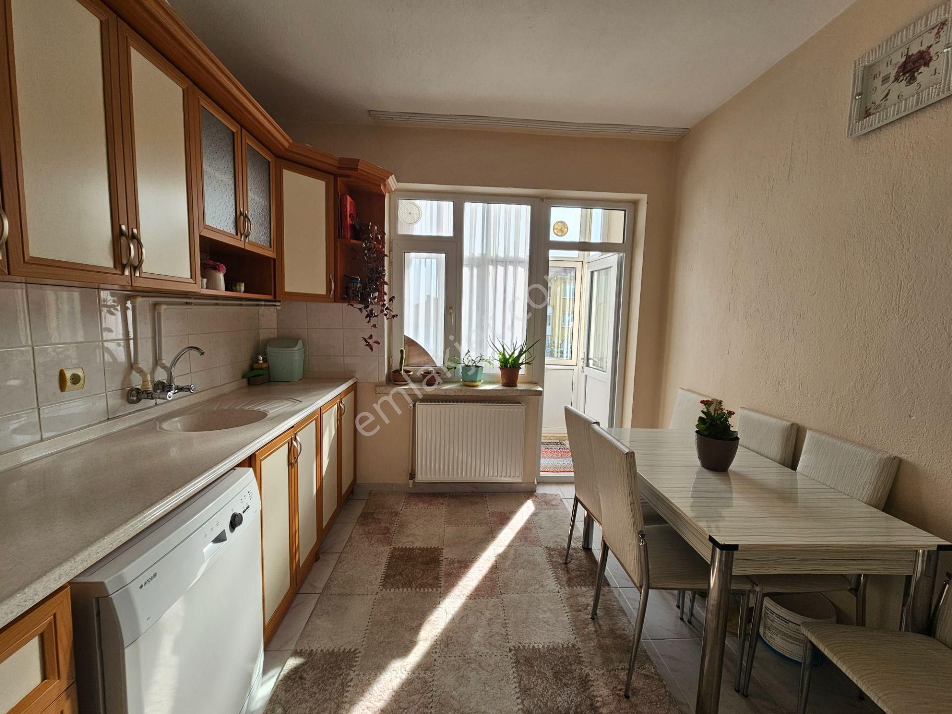 Selahaddin Eyyübi Mah. Beşyüzevler'de 3+1 155 M2 Arakat Masrafsız Daire