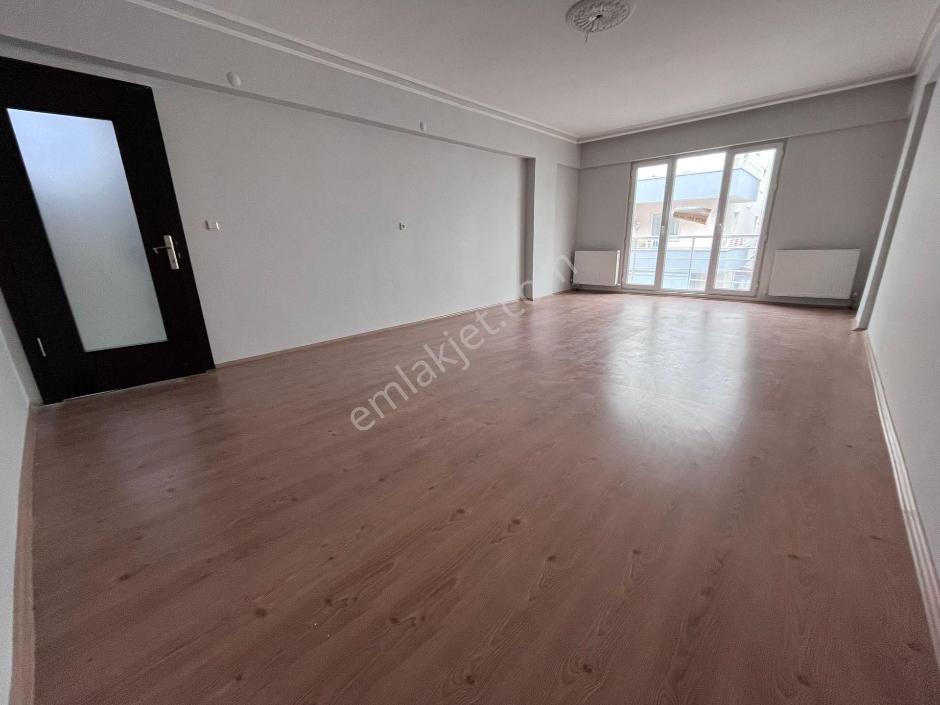 Sincan Mareşal Ç. Mah'de 140m² Asansörlü 1.ara Kat E.banyolu 12 Yıllık Satılık Daire - Görsel 11