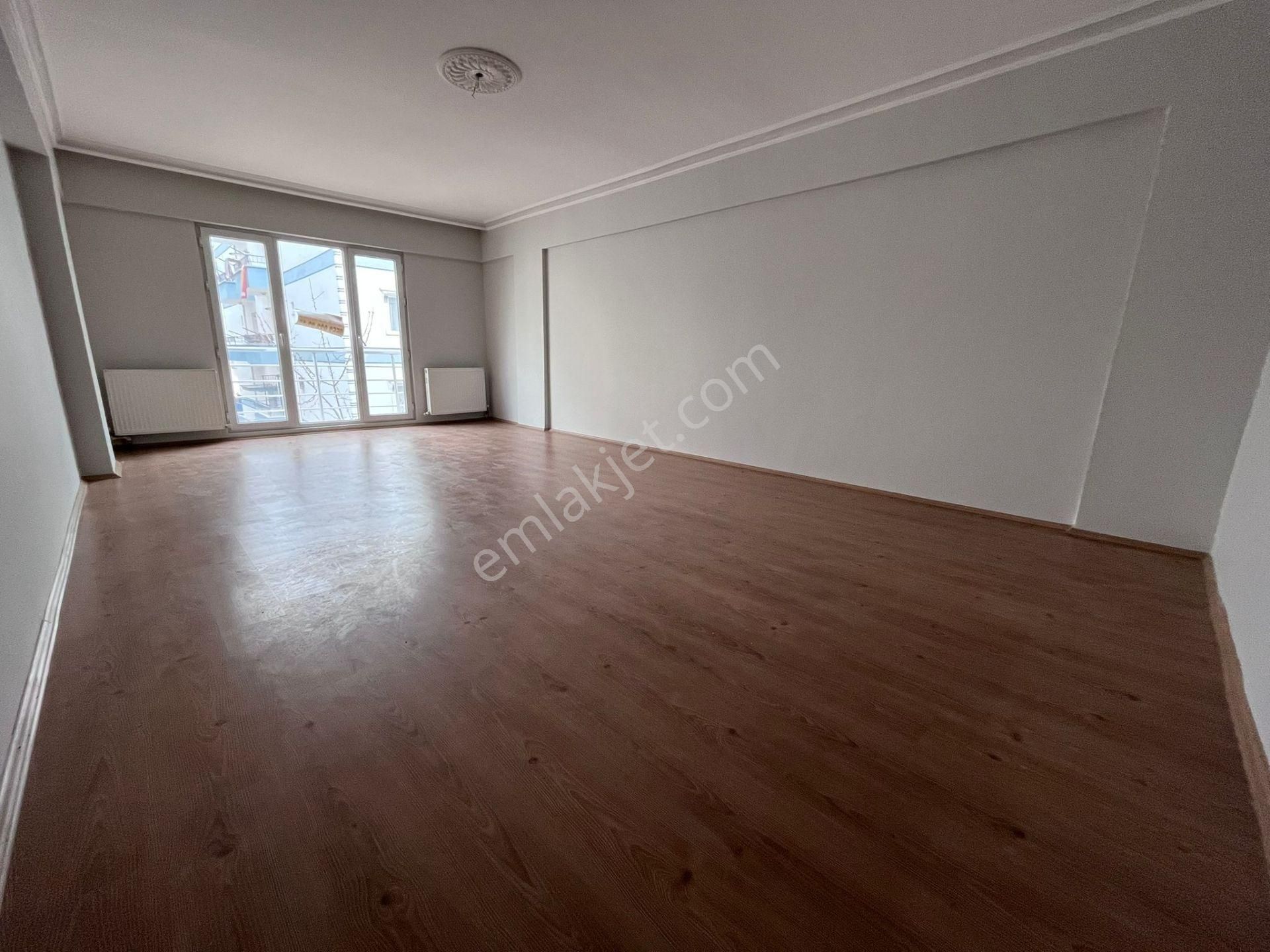 Sincan Mareşal Ç. Mah'de 140m² Asansörlü 1.ara Kat E.banyolu 12 Yıllık Satılık Daire - Görsel 16