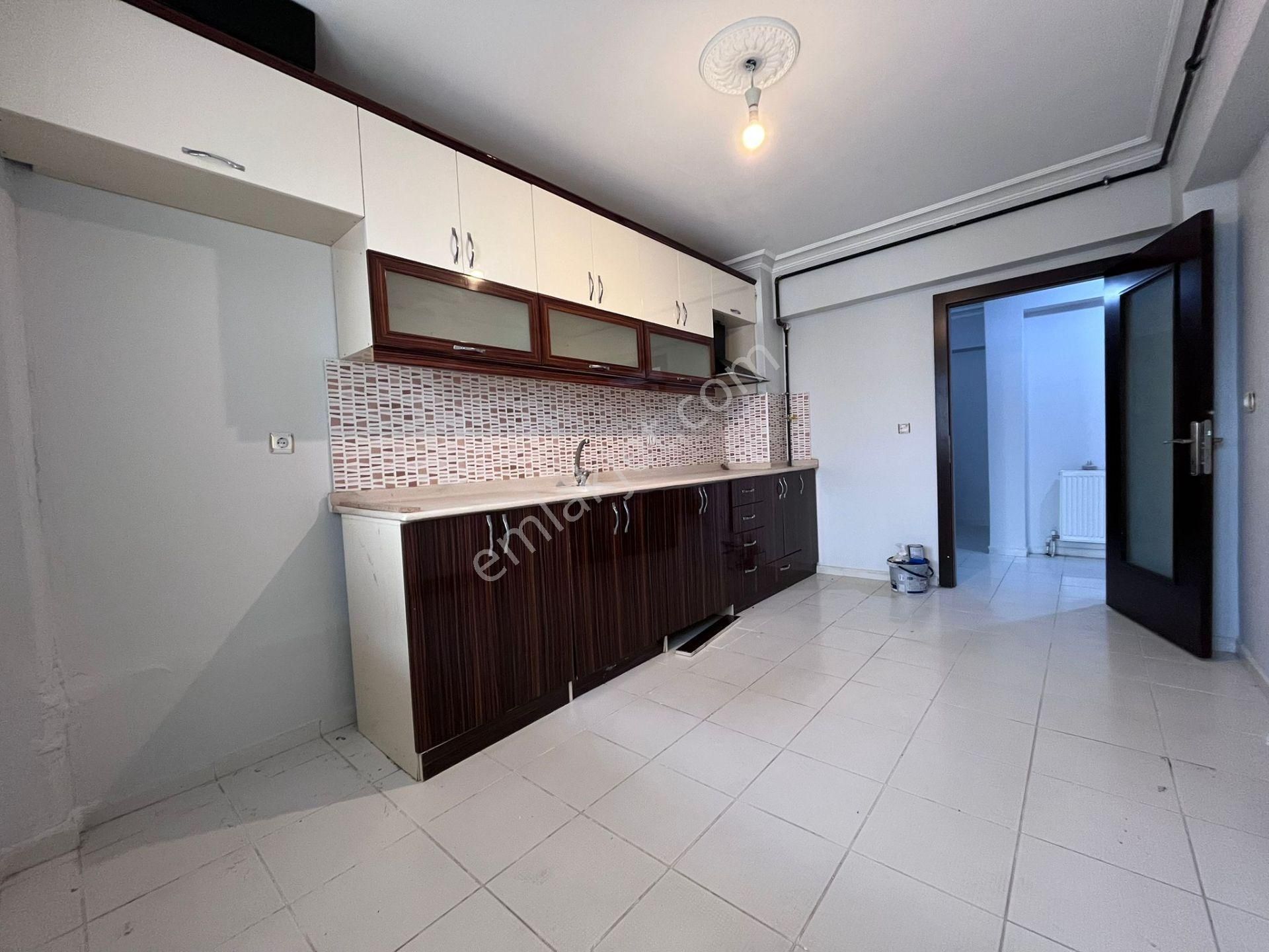 Sincan Mareşal Ç. Mah'de 140m² Asansörlü 1.ara Kat E.banyolu 12 Yıllık Satılık Daire - Görsel 7