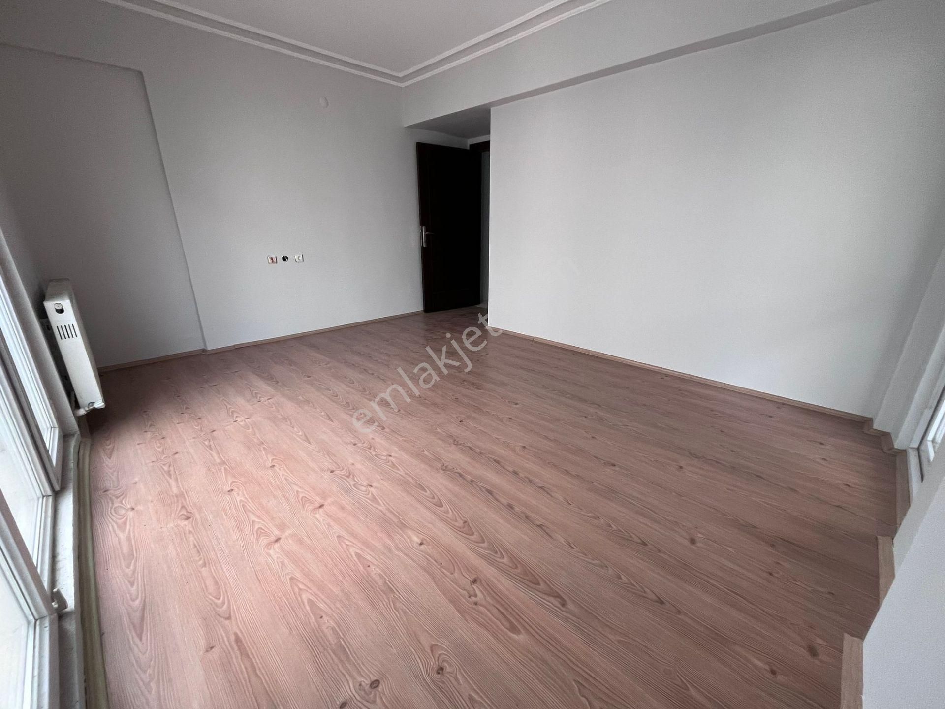 Sincan Mareşal Ç. Mah'de 140m² Asansörlü 1.ara Kat E.banyolu 12 Yıllık Satılık Daire - Görsel 13