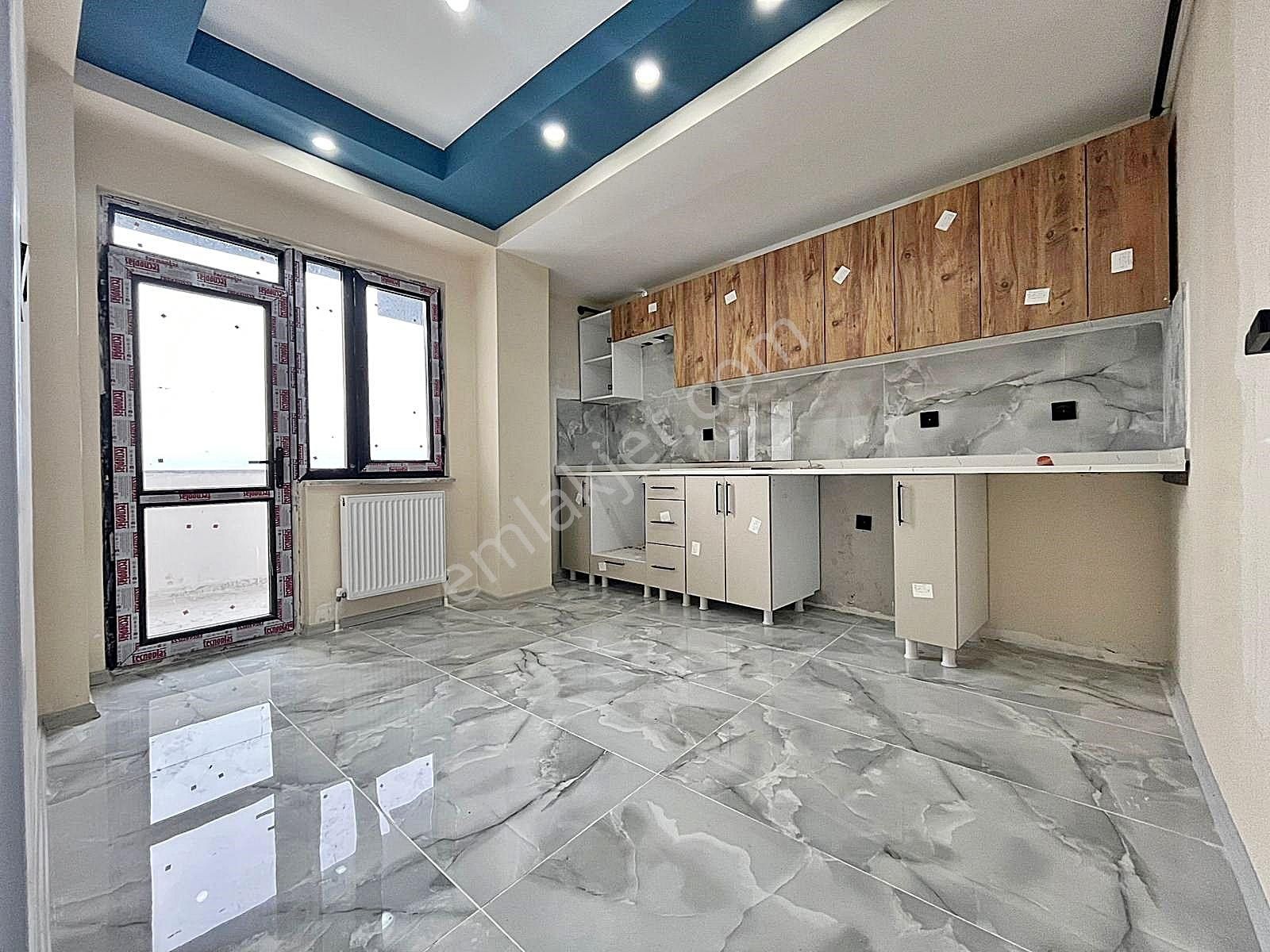 Az-er Yapıdan Hastane Karşısı Satılık İskanlı 2+1 Ara Kat Daire!